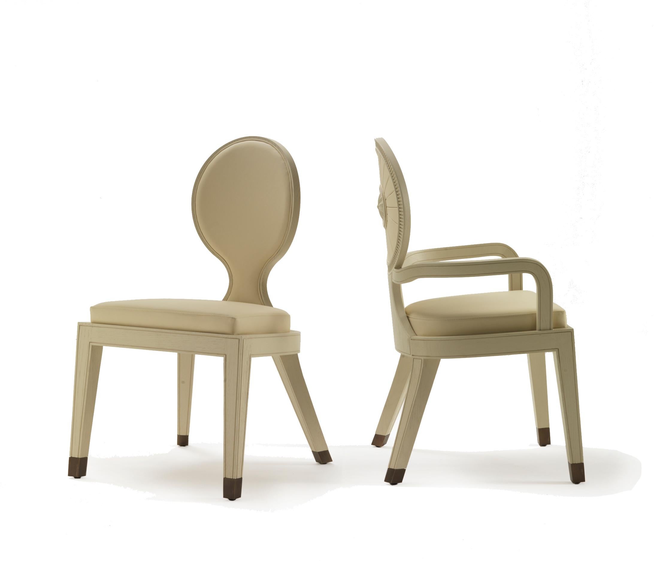 Sedia MOON&SUN con braccioli in Oak Oak bianco con schienale intagliato e rivestimento in pelle In condizioni Nuovo in vendita a Lentate sul Seveso, Monza e Brianza