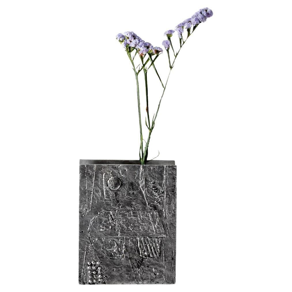 Moonwalk vase MW01, Aluminium Lost Wax Cast vase, Lunar Edition