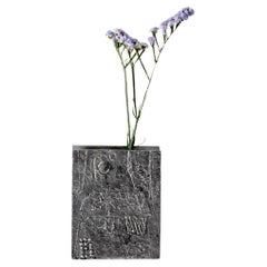 Vase Moonwalk MW01, vase en cire perdue d'aluminium, édition lunaire