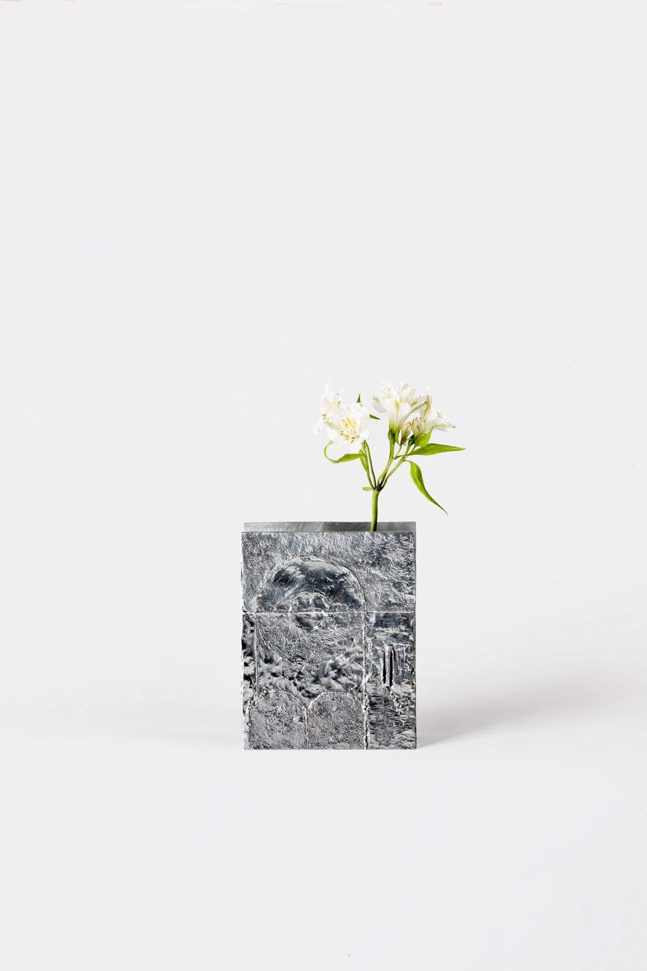Italian Moonwalk vase MW02, Aluminium Lost Wax Cast vase, Lunar Edition For Sale