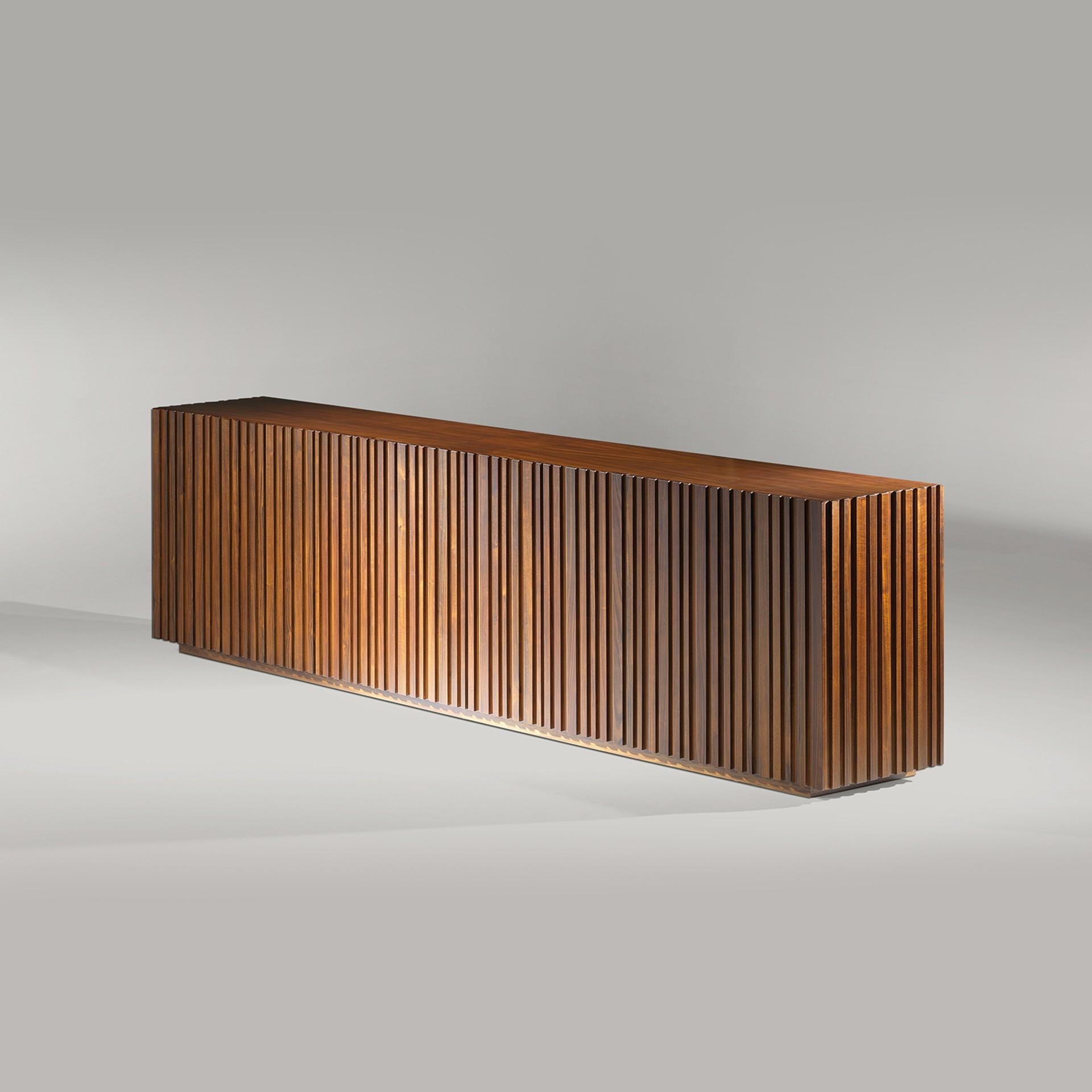 Sideboard 4 Türen mit 2 Schubladen und 2 Einlegeböden innen.

Maßgeschneidert / Anpassbar
Identische Formen mit unterschiedlichen Größen und Ausführungen.
Alle RAL-Farben verfügbar. (Mate / Halbglanz / Glanz)