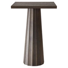 Moooi 7130 Contenedor Mesa de bar cuadrada grande Pie Bodhi en roble teñido de gris