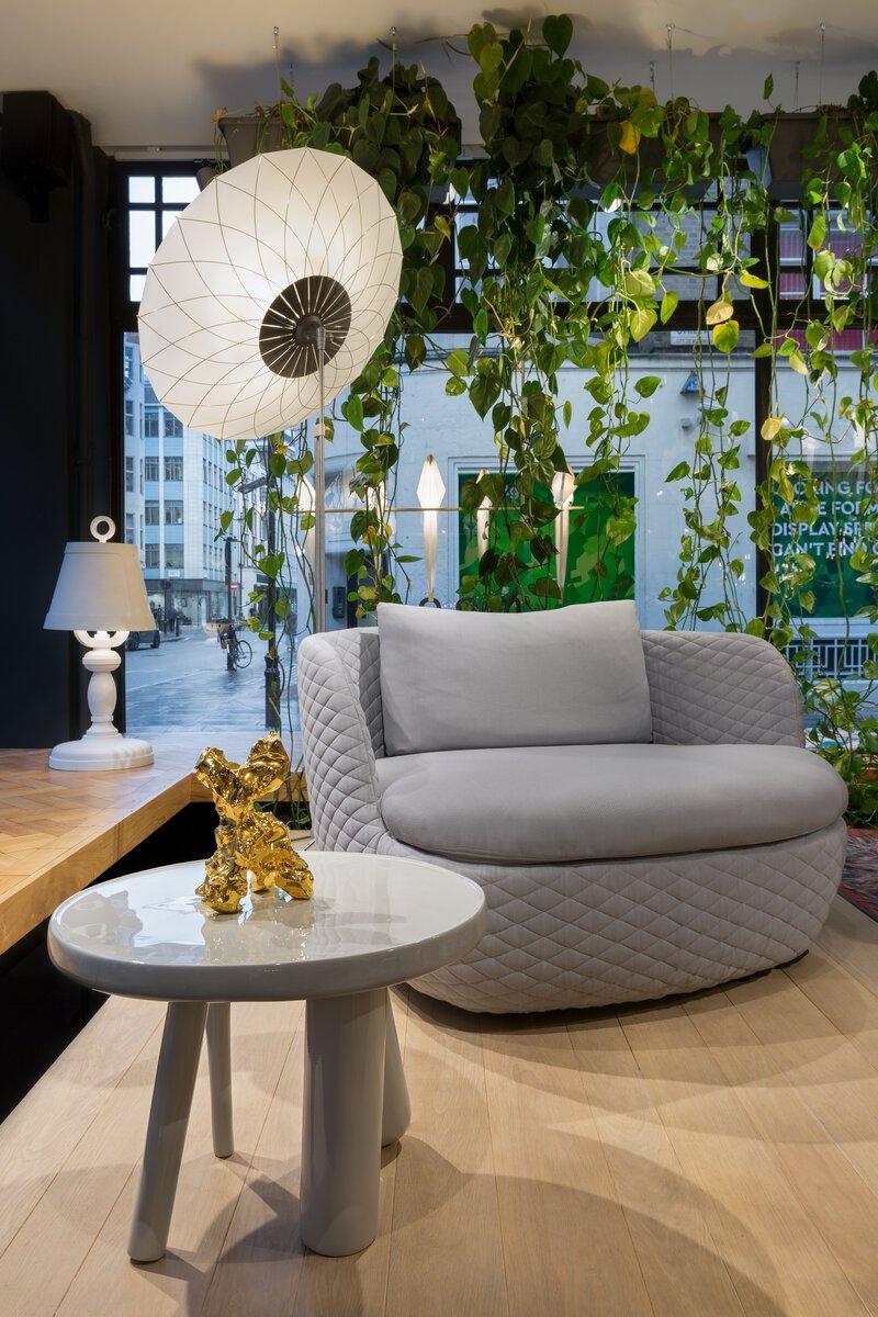 Modern Moooi Bart Basic Armchair in Foam Seat with Savanne White Upholstery For Sale
