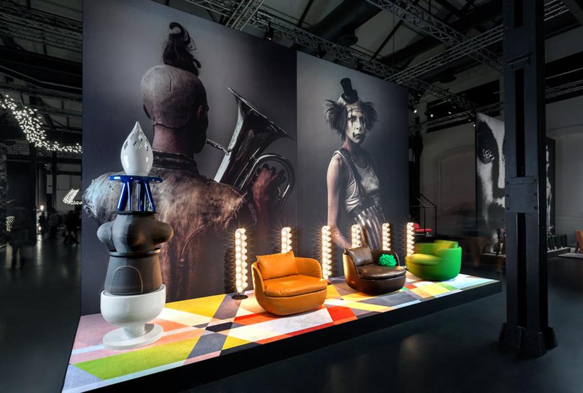 Olandese Moooi Bart Poltrona Girevole con Seduta in Schiuma e Tappezzeria Tonica 2, 171 Grigio in vendita