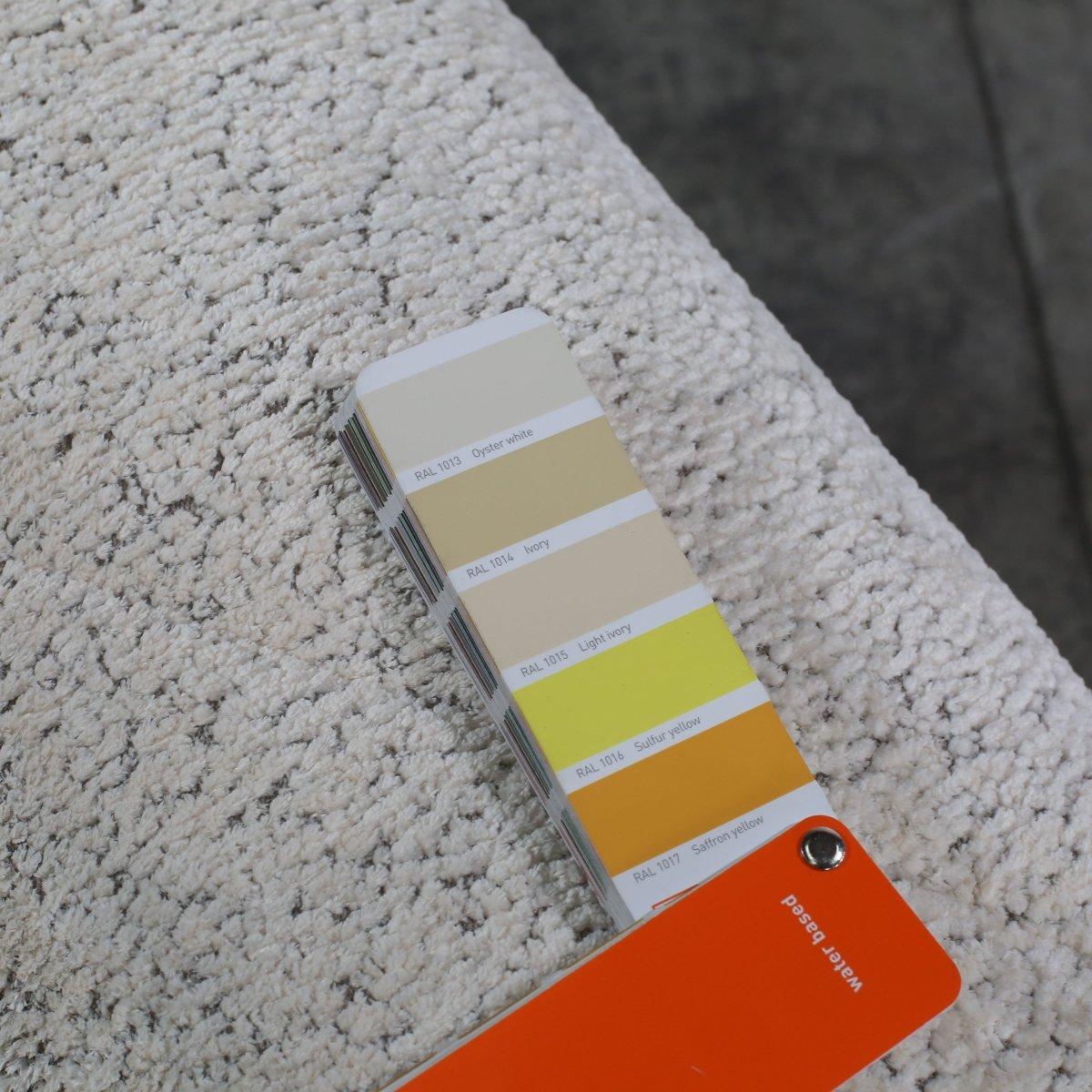 Te presentamos la pieza definitiva para tu salón: el Sofá Chaise Lounge BFF de Moooi. Esta llamativa tumbona presenta un diseño moderno texturizado, perfecto para añadir un toque de lujo a cualquier espacio. Fabricado con materiales de alta calidad,