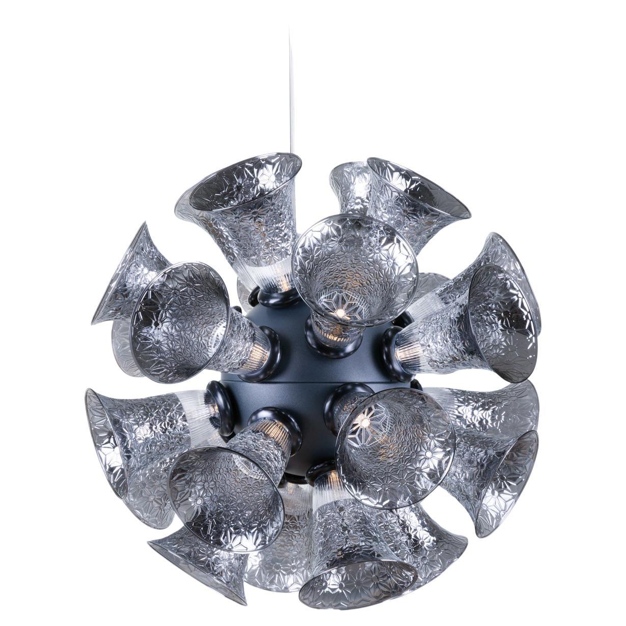 Moooi Chalice Kleine LED-Lampe mit Hängeleuchte in Metallic-grau von Edward Van Vliet im Angebot