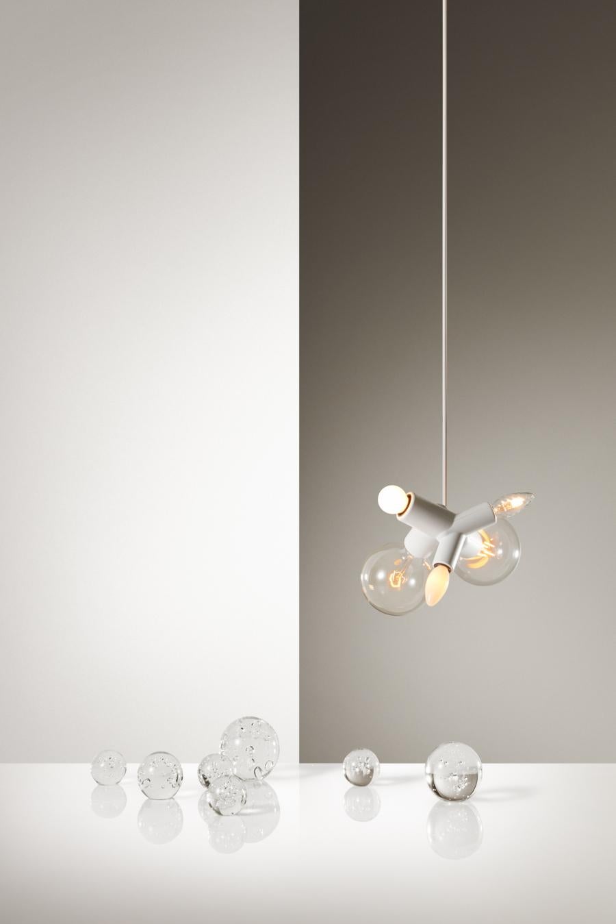 Modern Moooi Cluster Suspension Lamp in White Polyester with Metal Frame For Sale