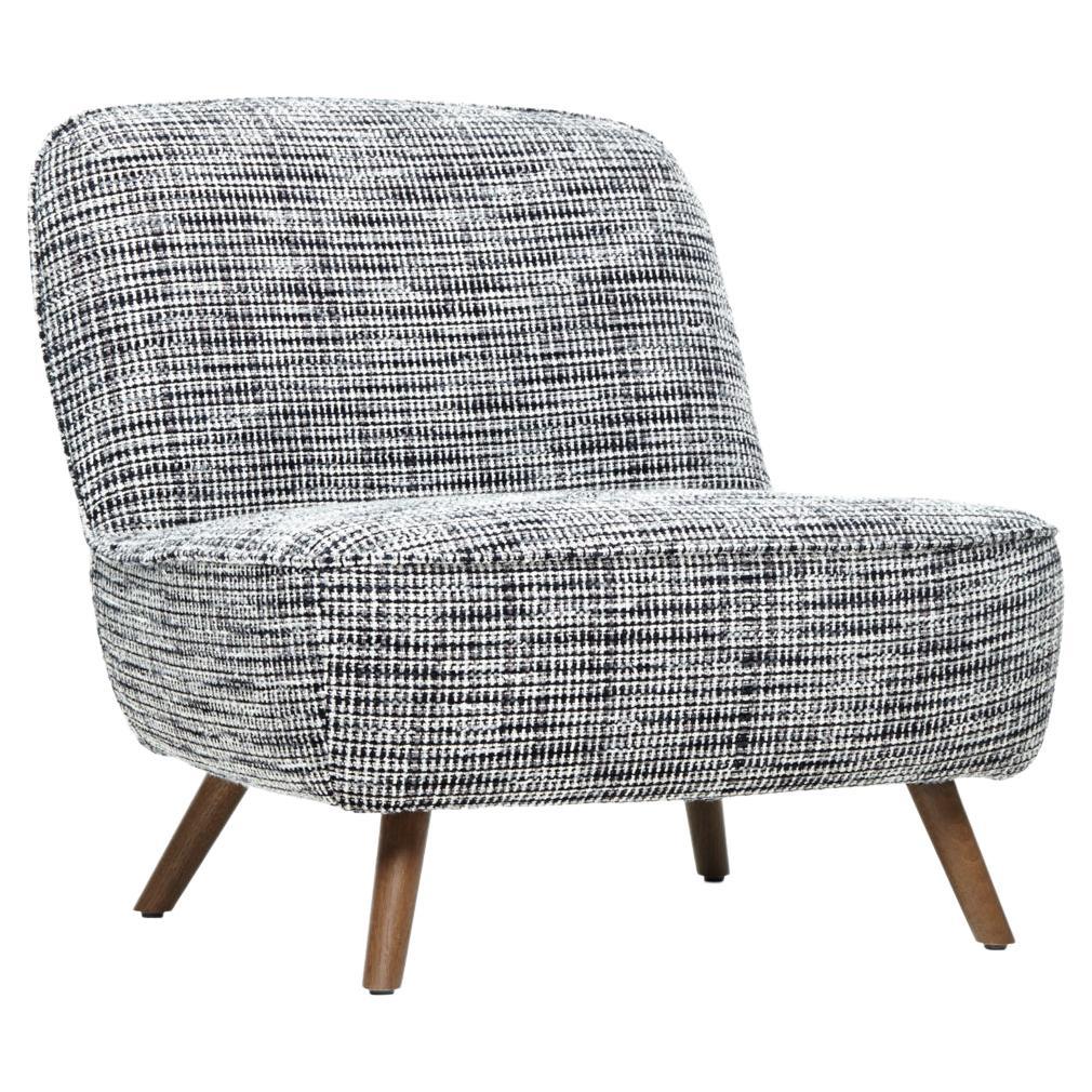 Chaise de cocktail Moooi en tissu bouclé, tapisserie noire/blance et pieds teintés cannelle