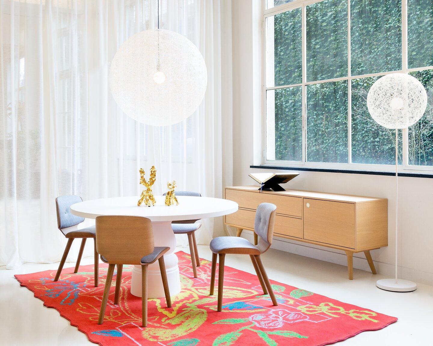 Modern Moooi Container 70 Medium Round Dinning Table with White Oak Top For Sale