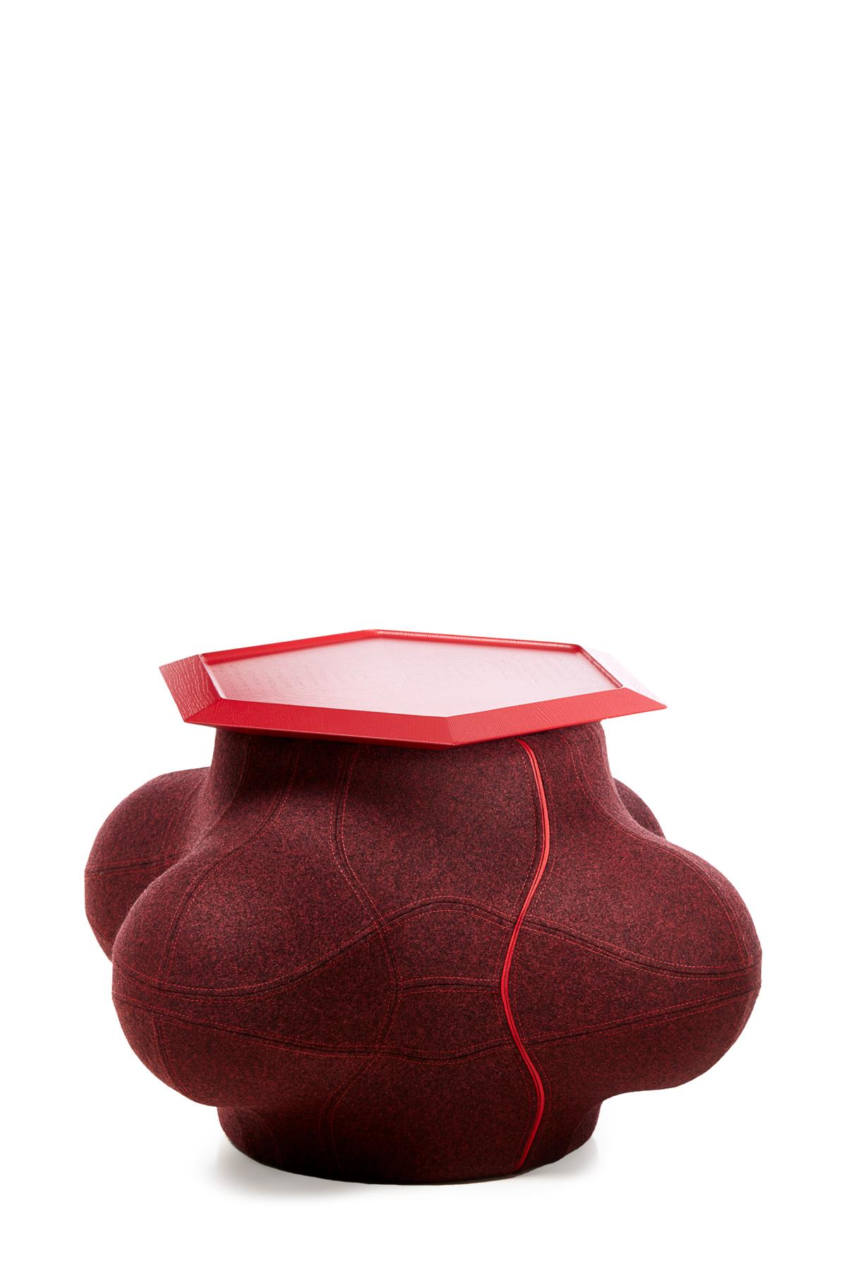 Inspired originally by the form of a cactus and its modular shape, the various parts of the Elements collection resemble a functional sculpture: as beautiful as the cactus, but extremely versatile in their combinations and use.

Additional