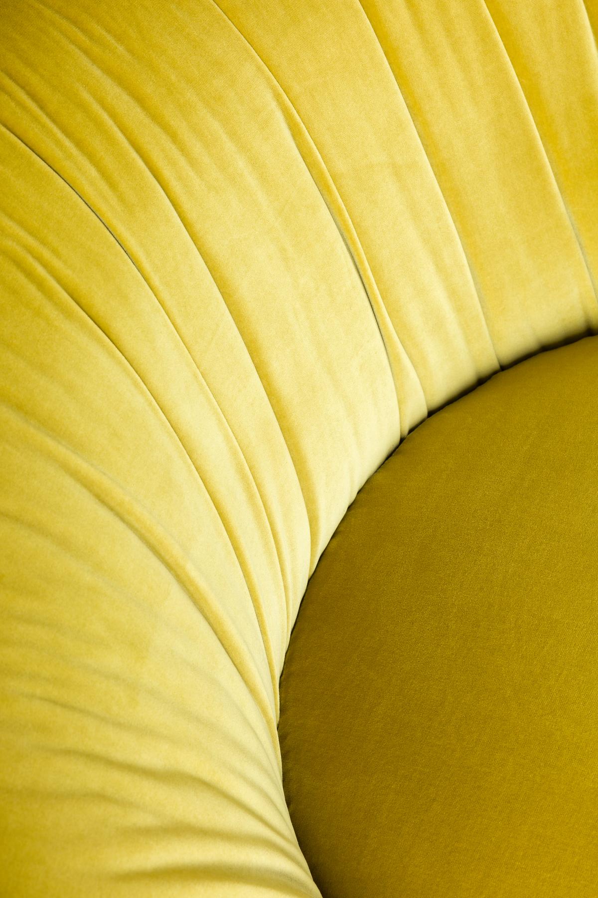 Modern Moooi Hana Wingback Swivel Chair in Harald 3, 443 Yellow Upholstery For Sale
