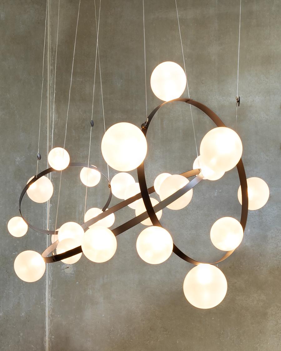 Dutch Moooi Hubble Bubble Large LED Suspension Lamp with Oil Spheres & Metal Frame For Sale