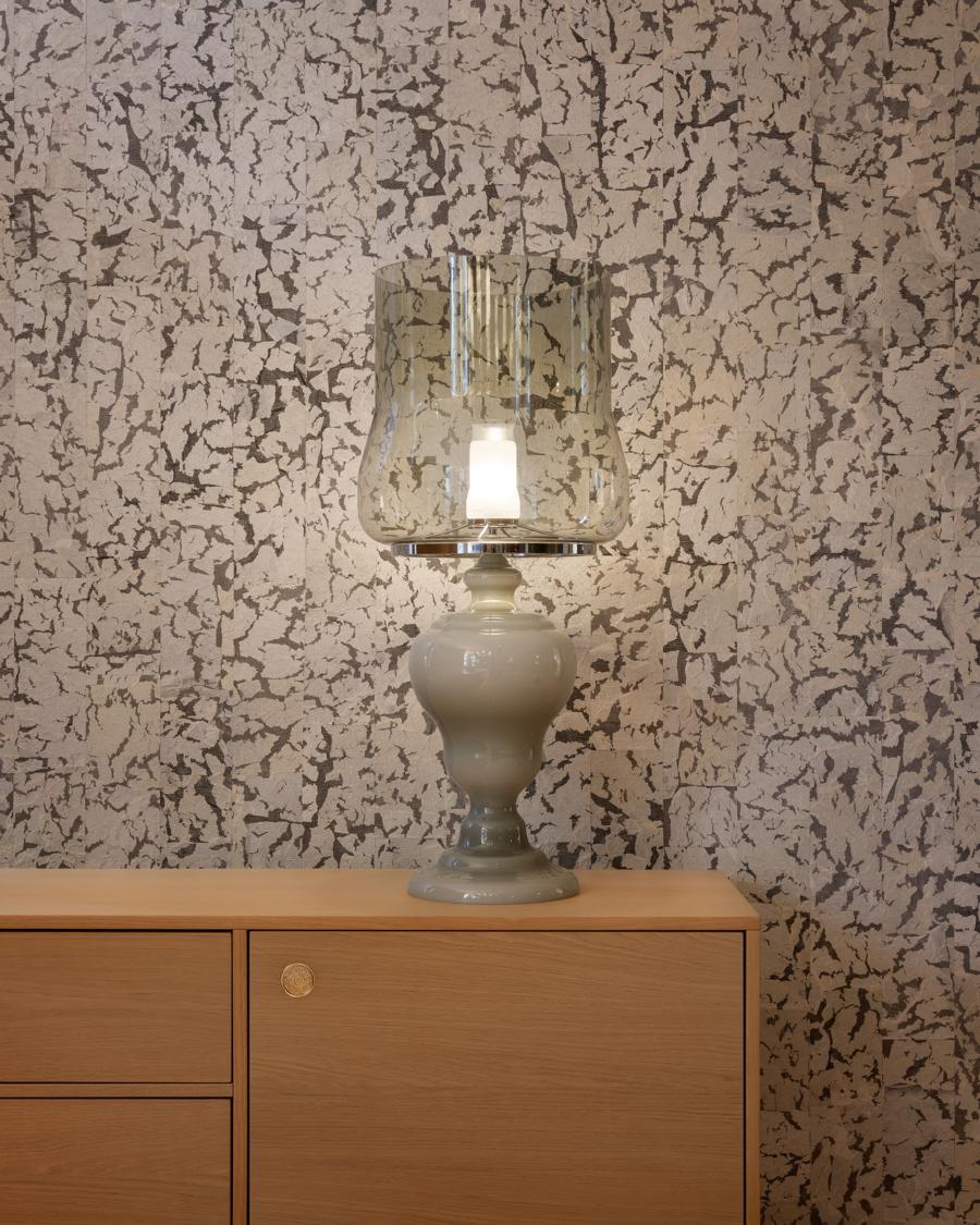 Moooi Kaipo TOO Lámpara de sobremesa de vidrio soplado color sepia con estructura de metal Moderno en venta