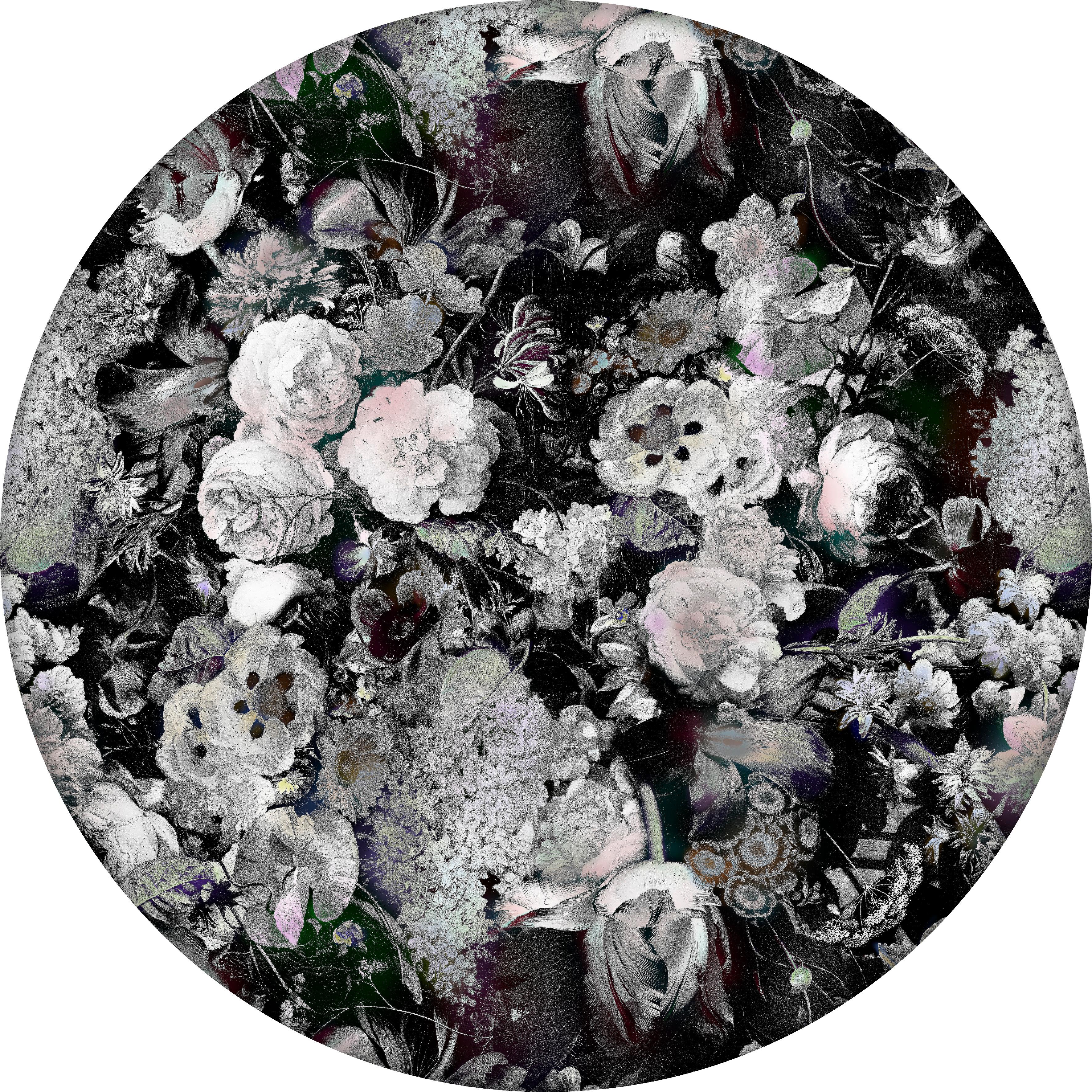 Moooi large Eden Queen B&W round rug in low pile Polyamide

Marcel Wanders studio is a leading product and interior design studio located in the creative capital of Amsterdam. The studio has over 1,900 + iconic product and interior design