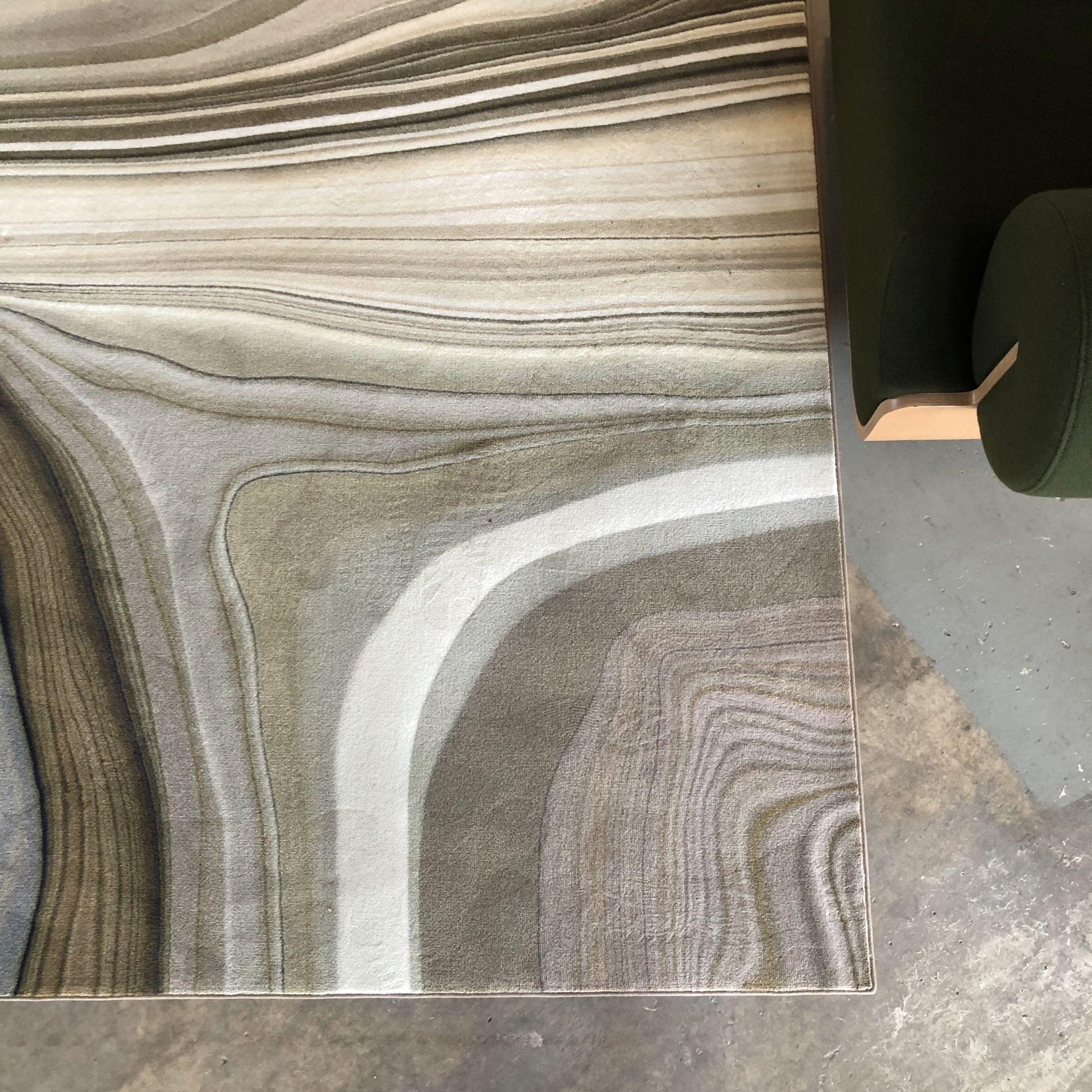 Grand tapis organique Moooi en marbre à couches liquides et polyamide à poils bas de Claire Vos en vente 4