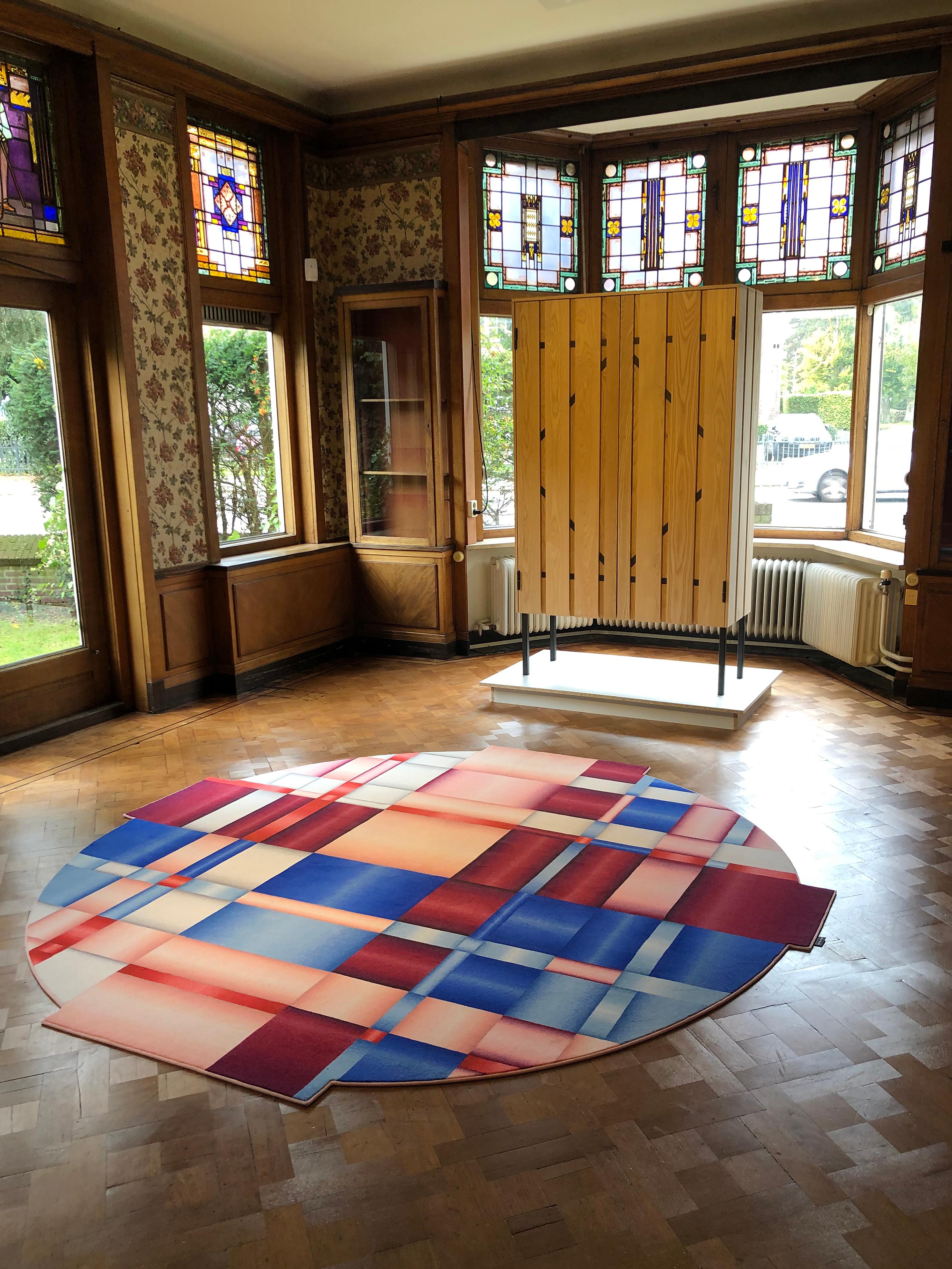 Tapis rond Moooi Lint magenta en polyamide à poils ras de Visser & Meijwaard

Visser & Meijwaard est un studio de design spécialisé dans la conception de produits et d'expositions scénographiques, basé à Arnhem, aux Pays-Bas. Le studio est dirigé