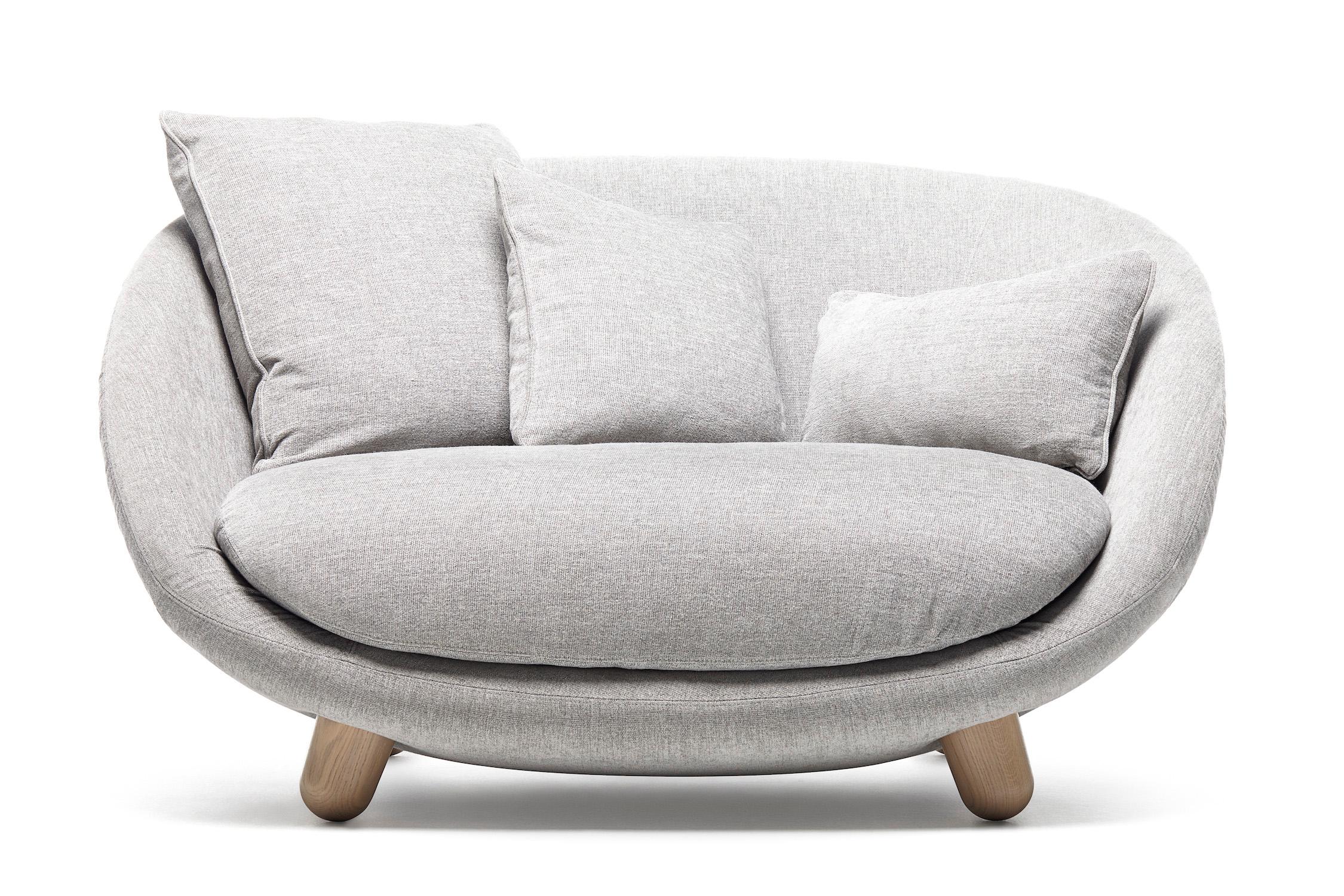 Moooi Love Sofa with Low Back in Fabric or Leather by Marcel Wanders For Sale 6
