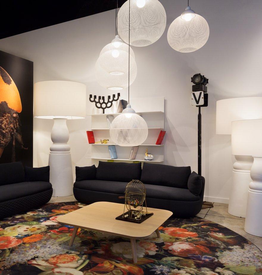 Moooi Non Random Large White Suspension Lamp in Aluminum and Fiberglass, 10m In New Condition For Sale In Brooklyn, NY