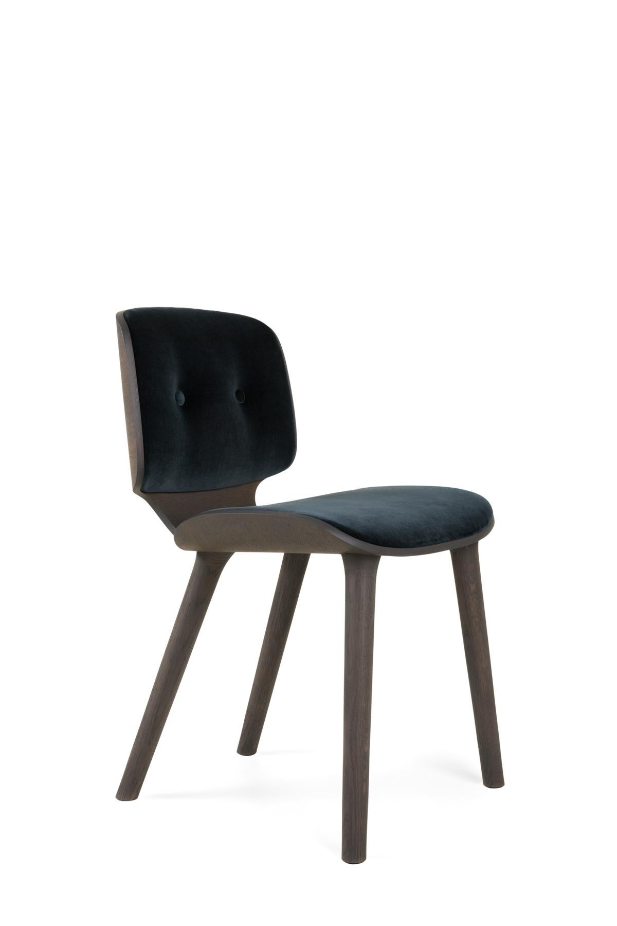 Modern Moooi Nut Dining Chair in Grey Stained Oak & Harald 3, 182 Blue Upholstery For Sale