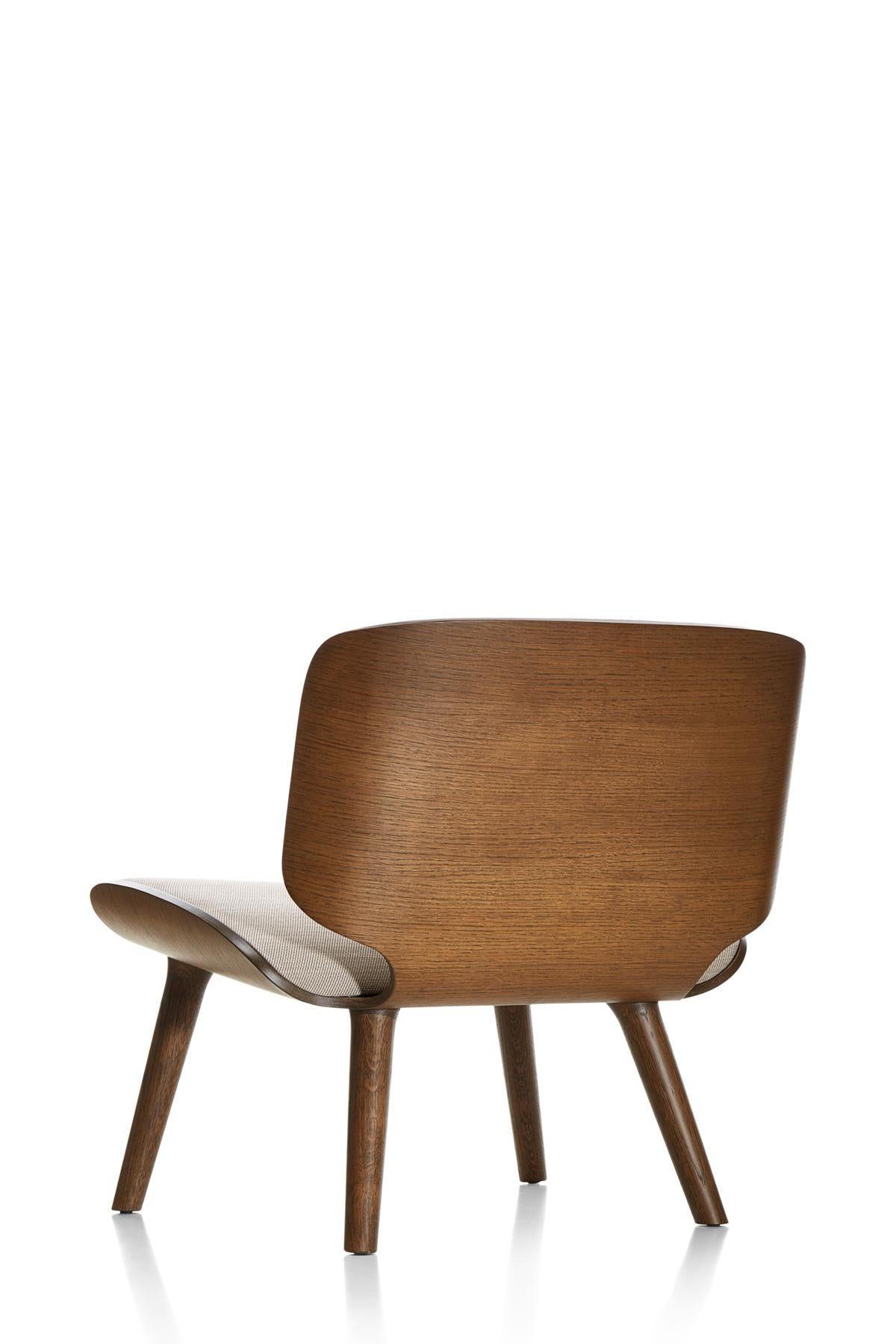 Modern Moooi Nut Lounge Chair in Hallingdal 65 Upholstery & Oak Stained Cinnamon Frame For Sale