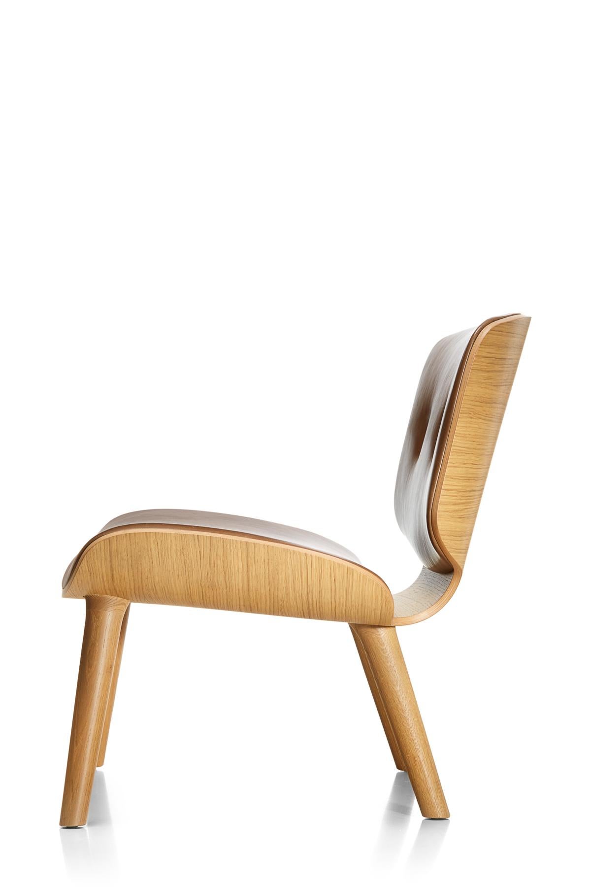Moderne Chaise longue Moooi Nut avec abat-jour en tissu ocre et cadre à l'huile naturel en chêne en vente