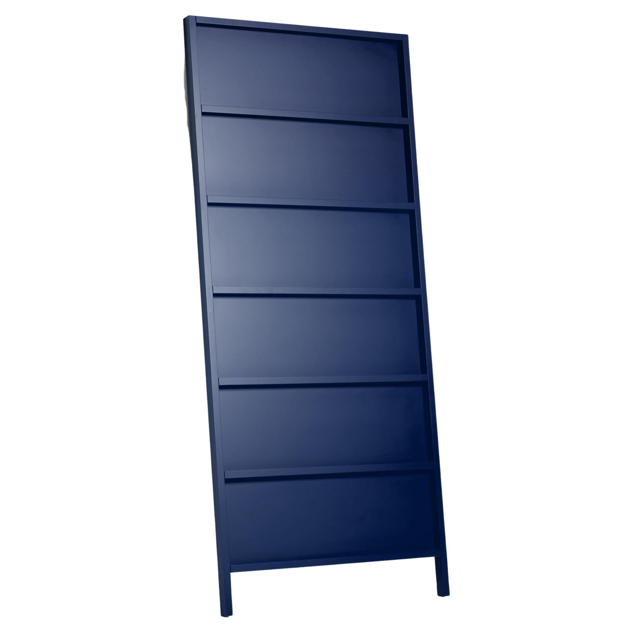 Grande armoire/étagère murale Moooi Oblique en hêtre laqué gris-bleu en vente