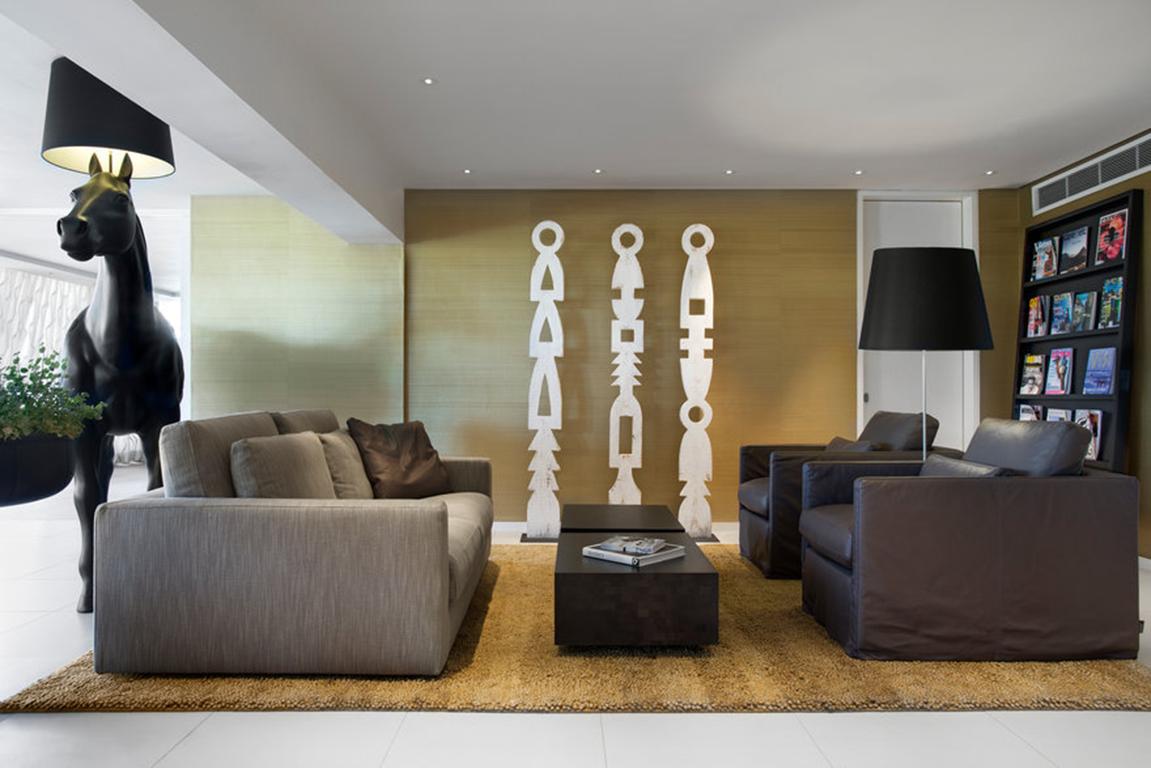 Pequeño armario / estantería de pared Moooi Oblicuo de haya lacada en rojo beige en Nuevo estado para la venta en Brooklyn, NY