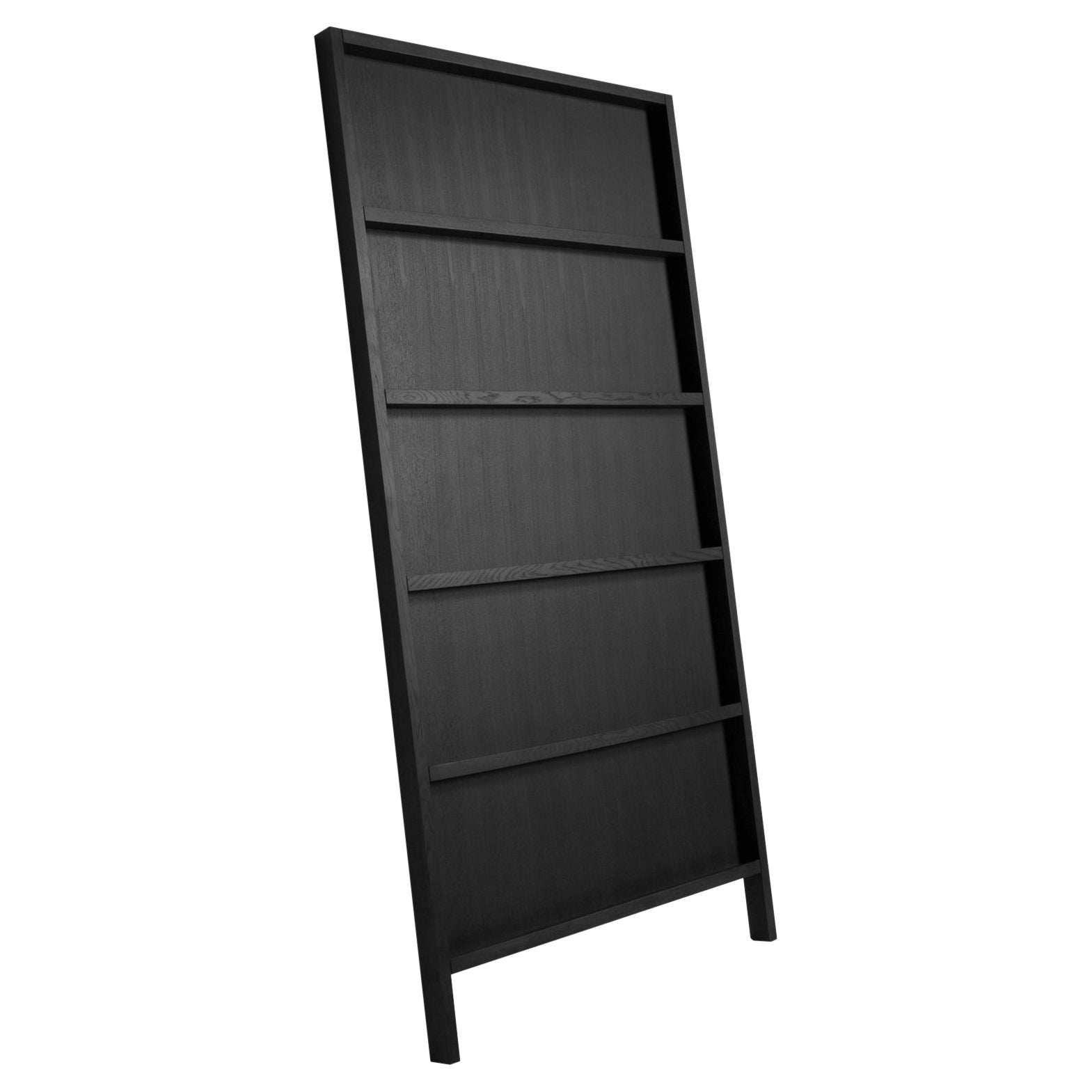 Moooi Petite armoire/étagère murale Oblique en chêne teinté noir