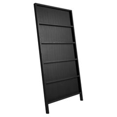 Moooi Petite armoire/étagère murale Oblique en chêne teinté noir