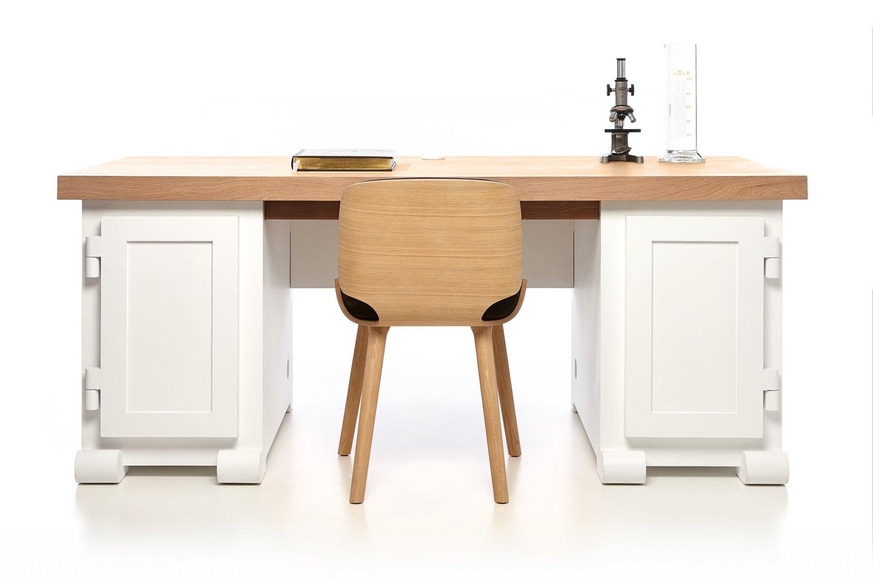 Modern Moooi Paper RHS Desk in Wood & Cardboard with Oak Veneer Top by Studio Job For Sale