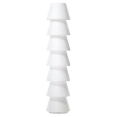 Moooi: Stehlampe mit 7 Lampenschirmen aus weißem PVC/Viskose-Laminat auf Metallrahmen