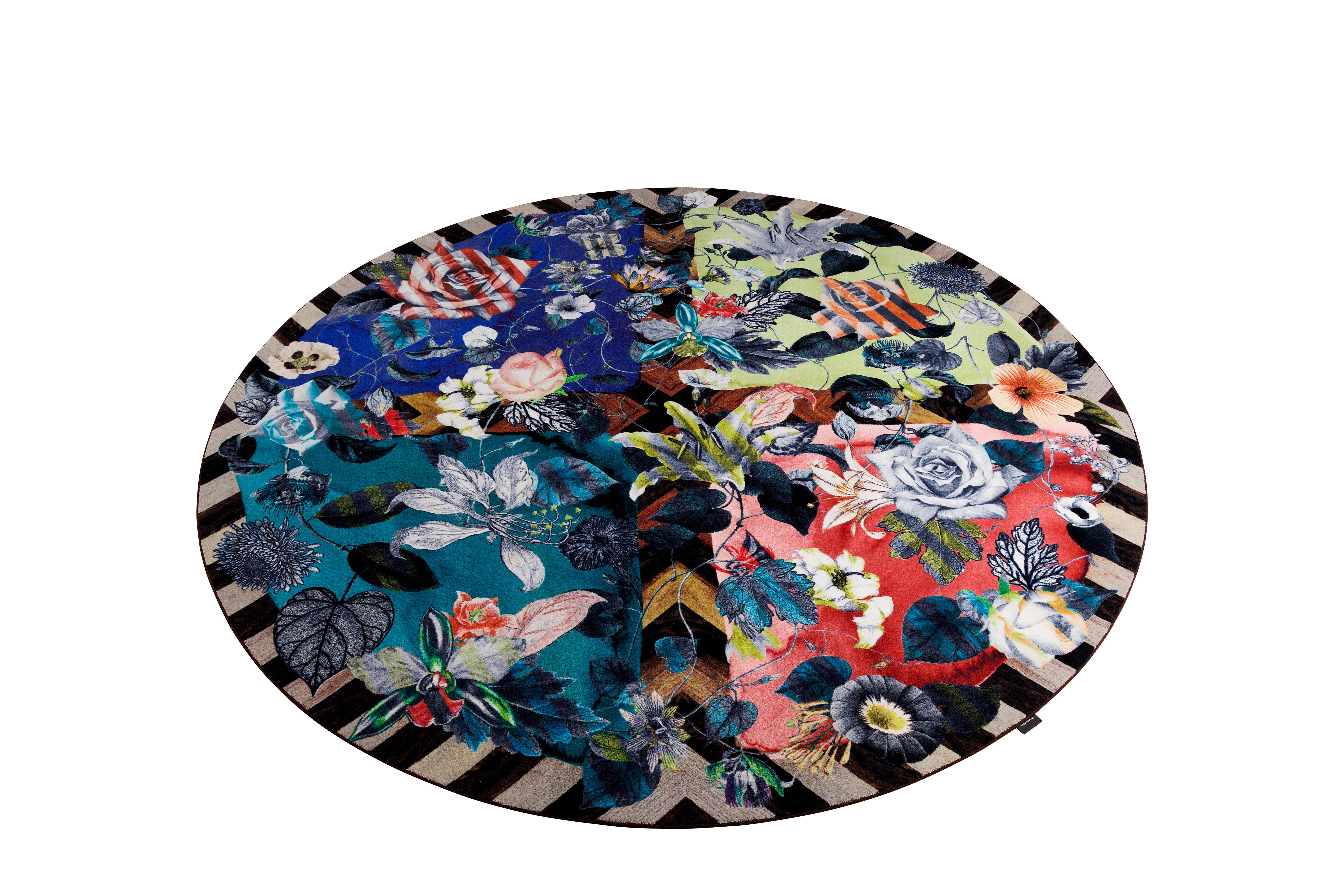Tappeto Moooi piccolo guimauve in poliammide a pelo basso di Christian Lacroix Maison.

Dal lancio della Maison Couture nel 1987, lo stile di Christian Lacroix è stato unico, esuberante, colorato e barocco. Oggi la Maison Christian Lacroix esprime
