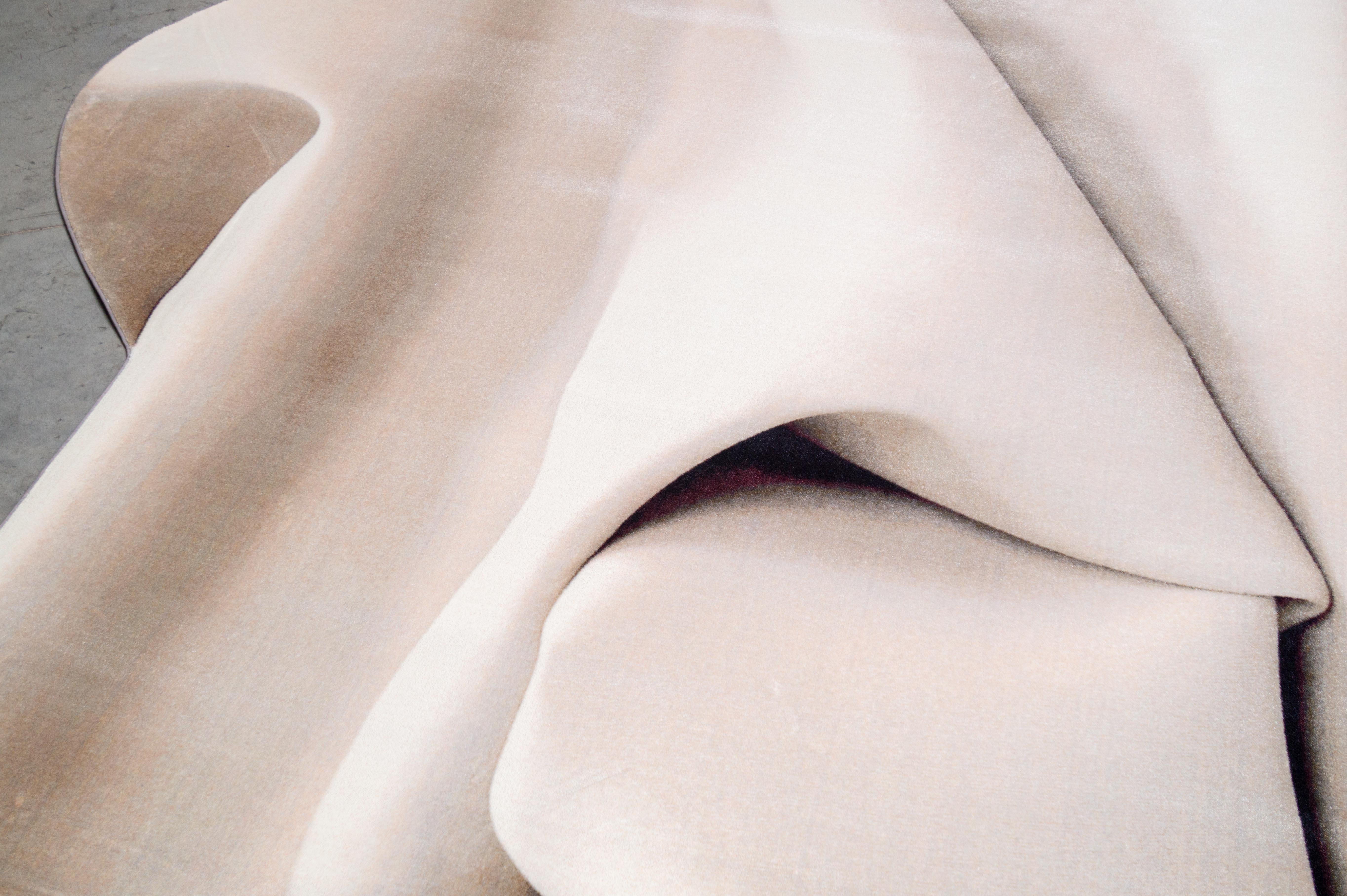 Kleiner elfenbeinfarbener Fold-Teppich aus weichem Polyamide von Celia Hadeler, Moooi (Niederländisch) im Angebot