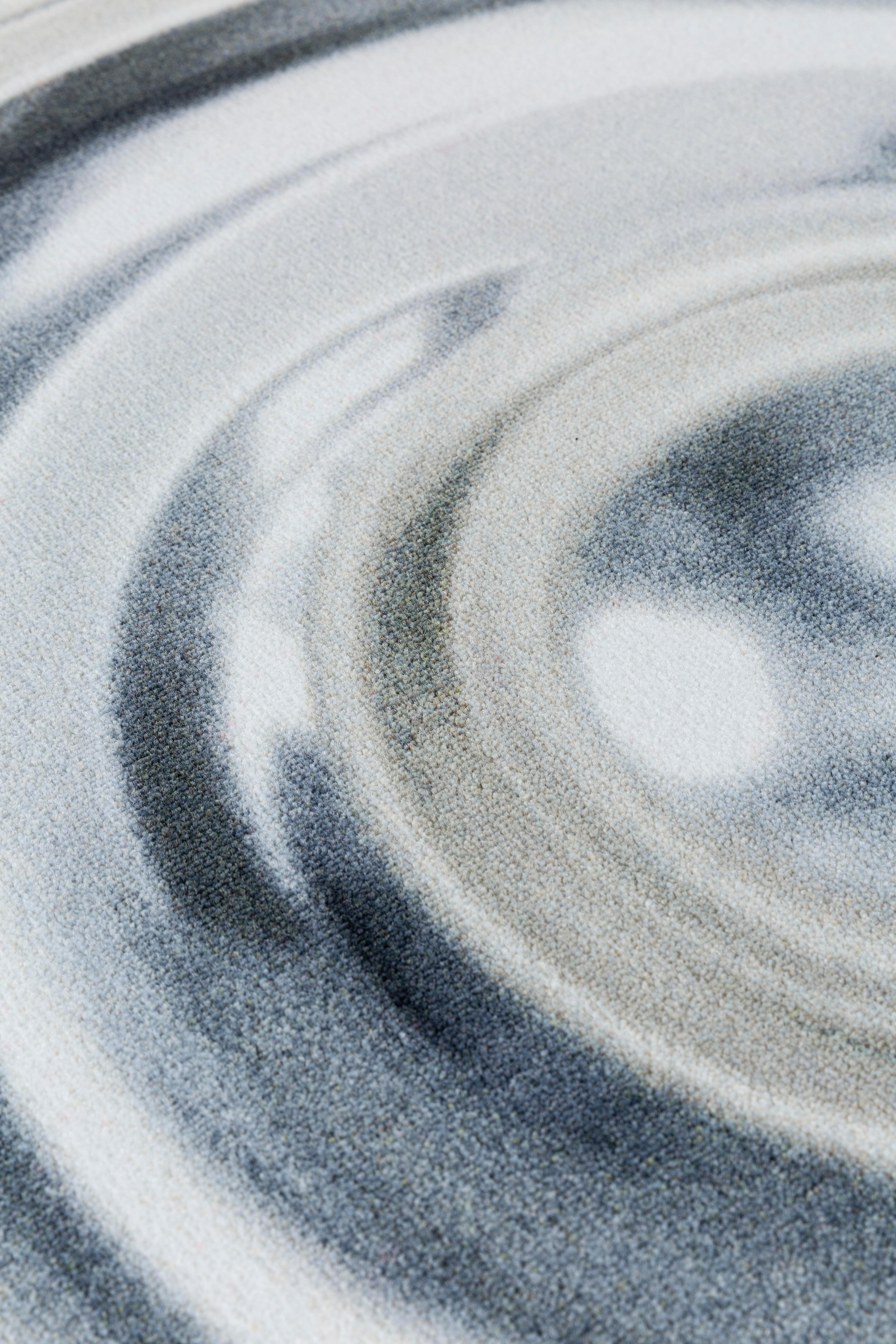 Olandese Tappeto Moooi Small Ripples in argento con filato morbido in poliammide di Andrés Reisinger in vendita