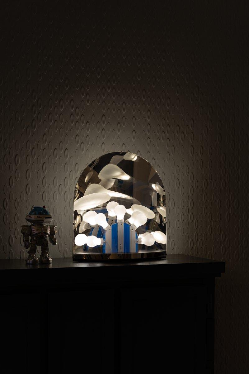 Bois Lampe de bureau LED Moooi Space avec abat-jour en miroir et base en bois par Ward Wijnant en vente