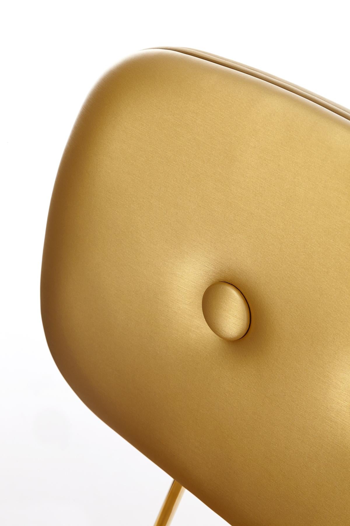 Moooi The Golden Chair avec cadre et tissu d'ameublement en acier doré mat Neuf - En vente à Brooklyn, NY