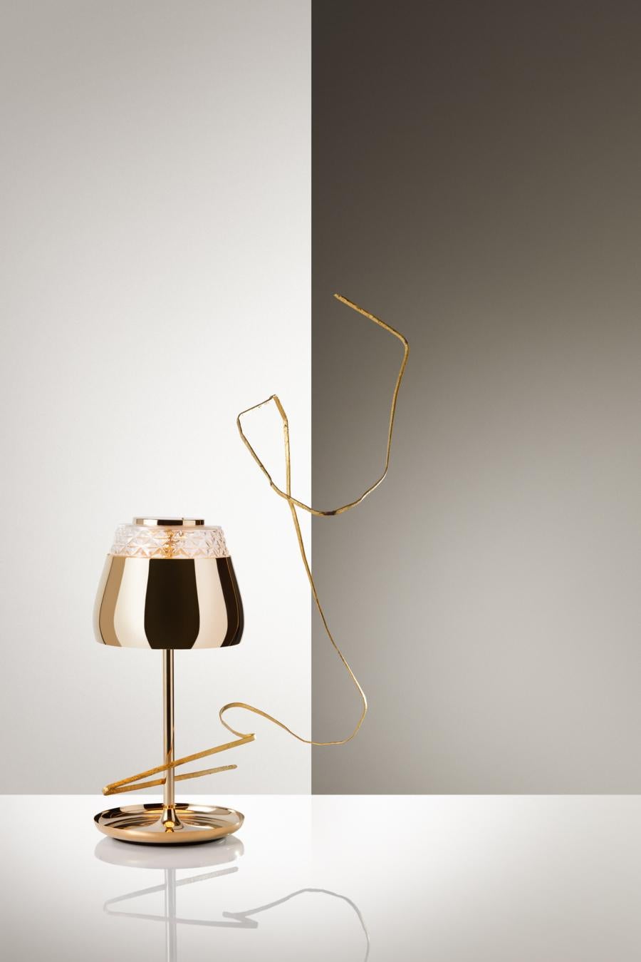 Moderne Lampe de bureau Moooi Valentine en verre soufflé avec abat-jour en métal noir en vente