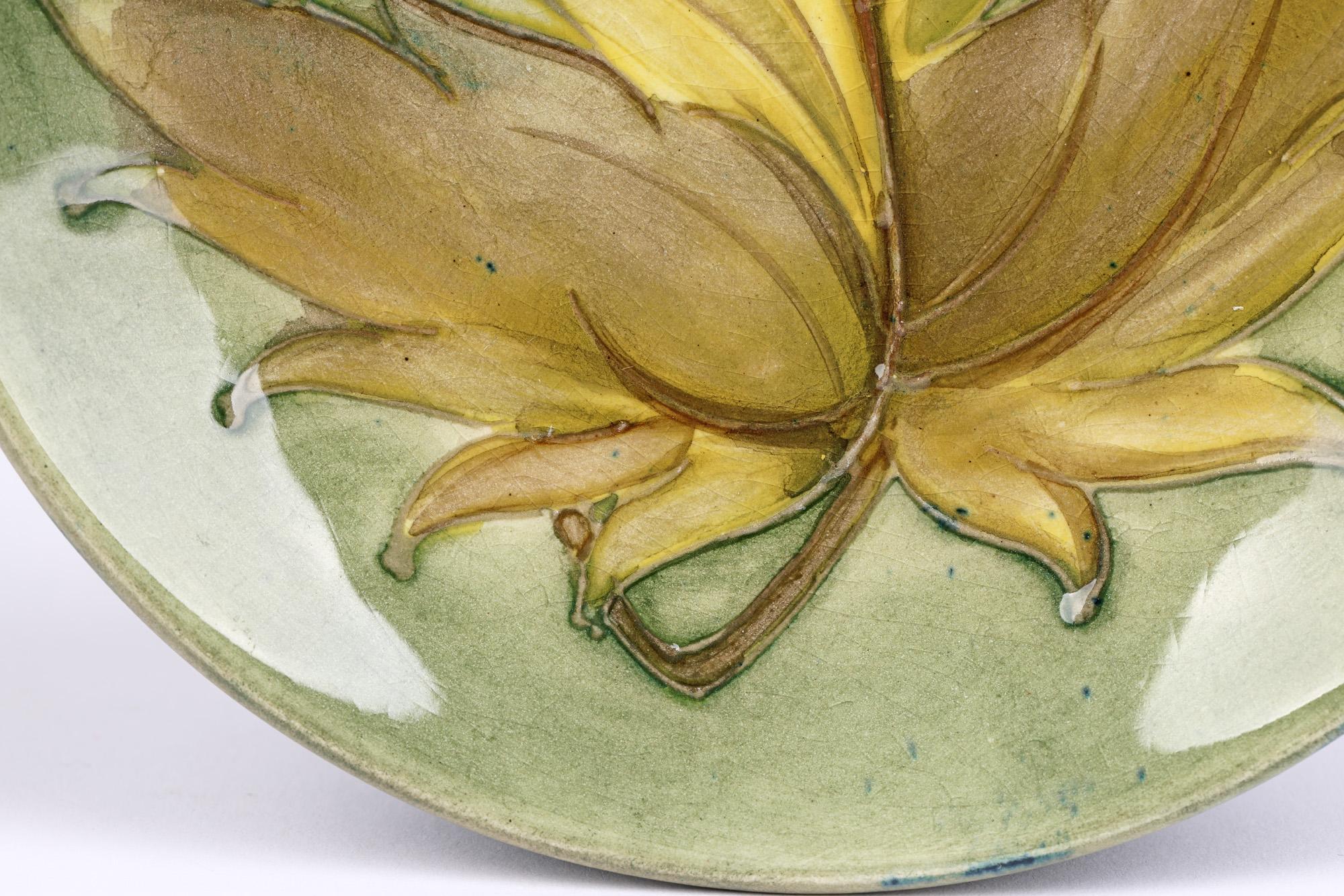 Mid-20th Century Moorcroft Art Deco Tubelined Leaf Design Pottery Dish   For Sale