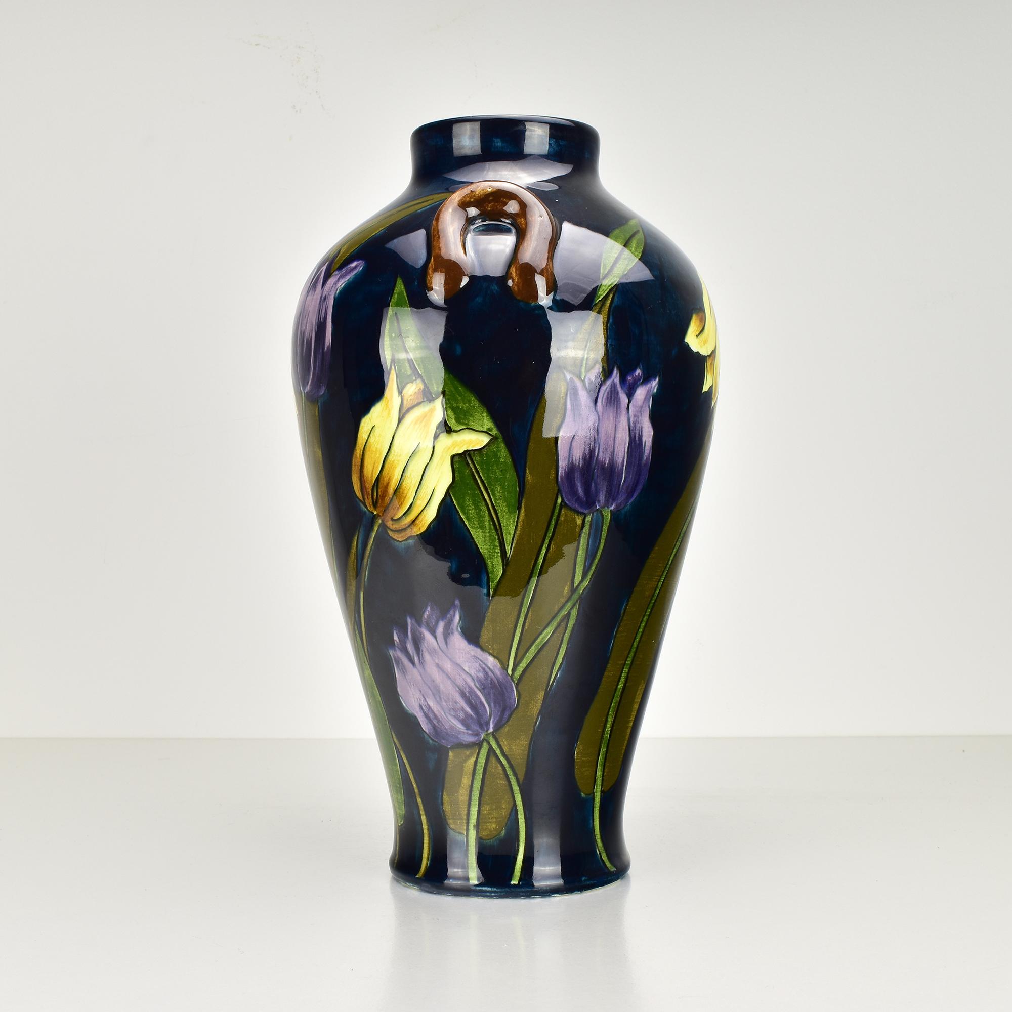 Ceramic Vase with Tulip Decor attributed to Moorcroft Art Nouveau Style In Good Condition For Sale In Bad Säckingen, DE