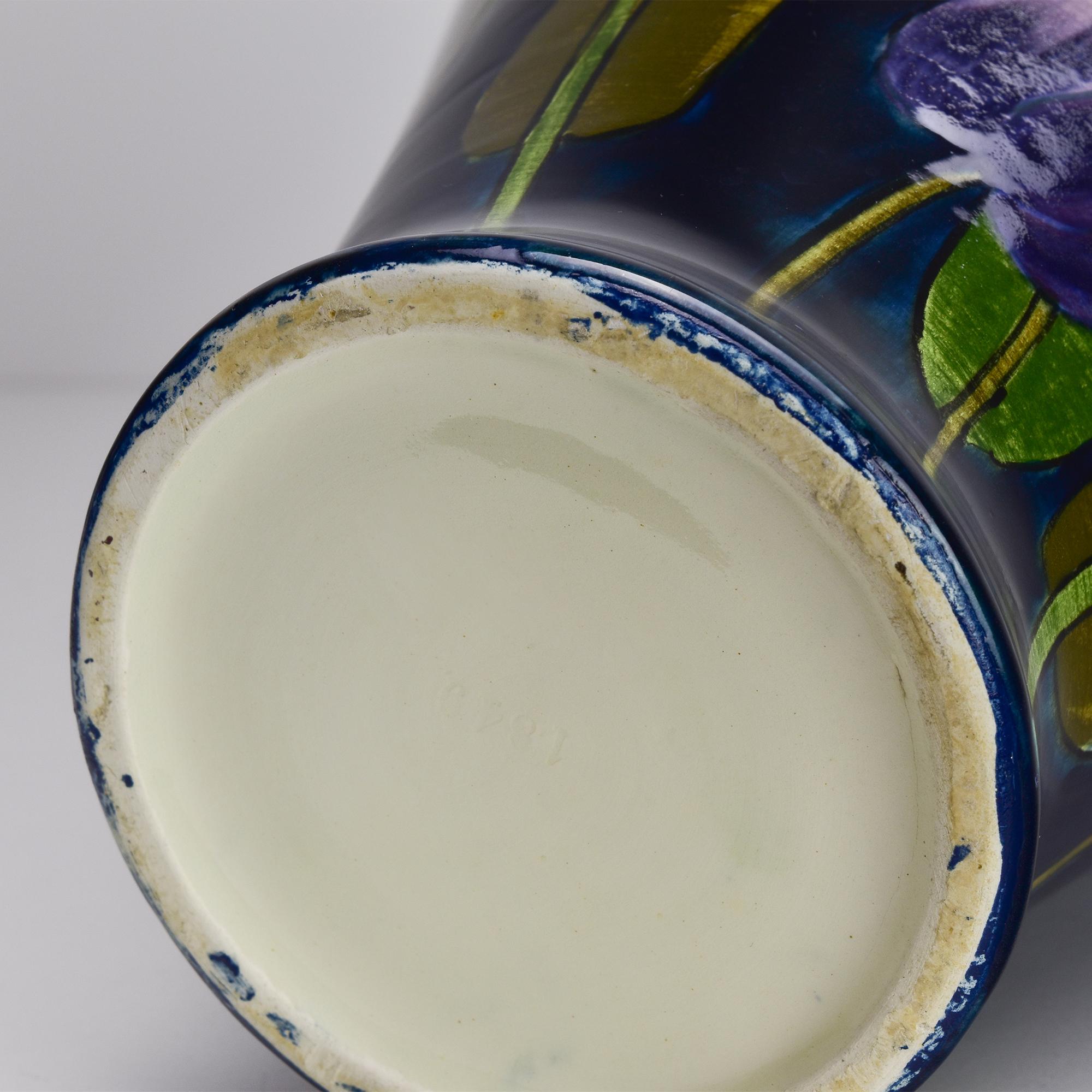Ceramic Vase with Tulip Decor attributed to Moorcroft Art Nouveau Style For Sale 2