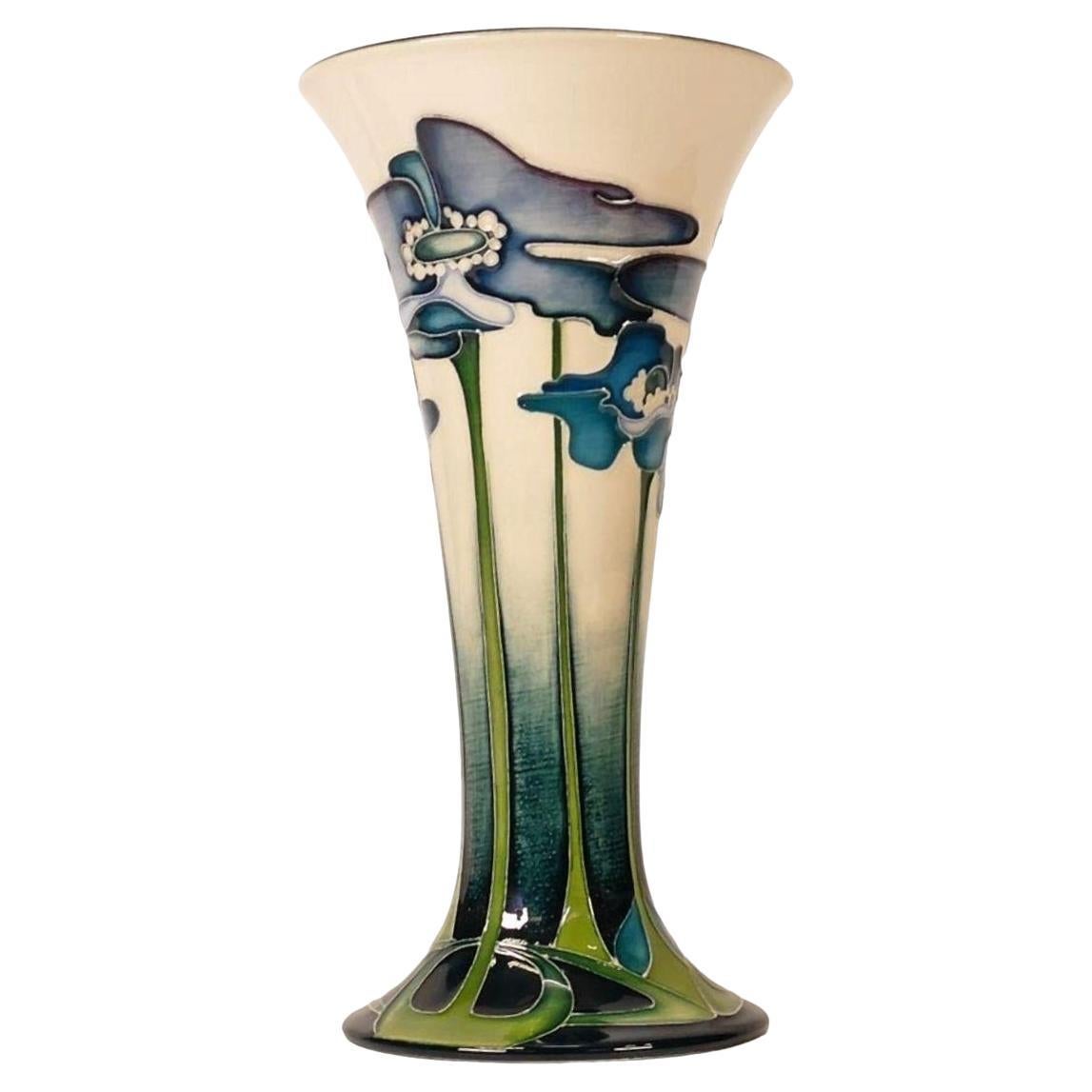 Blaue Heaven TRIAL-Vase von MOORCROFT,  Nicola Slaney datiert 4.11.09 BOXED