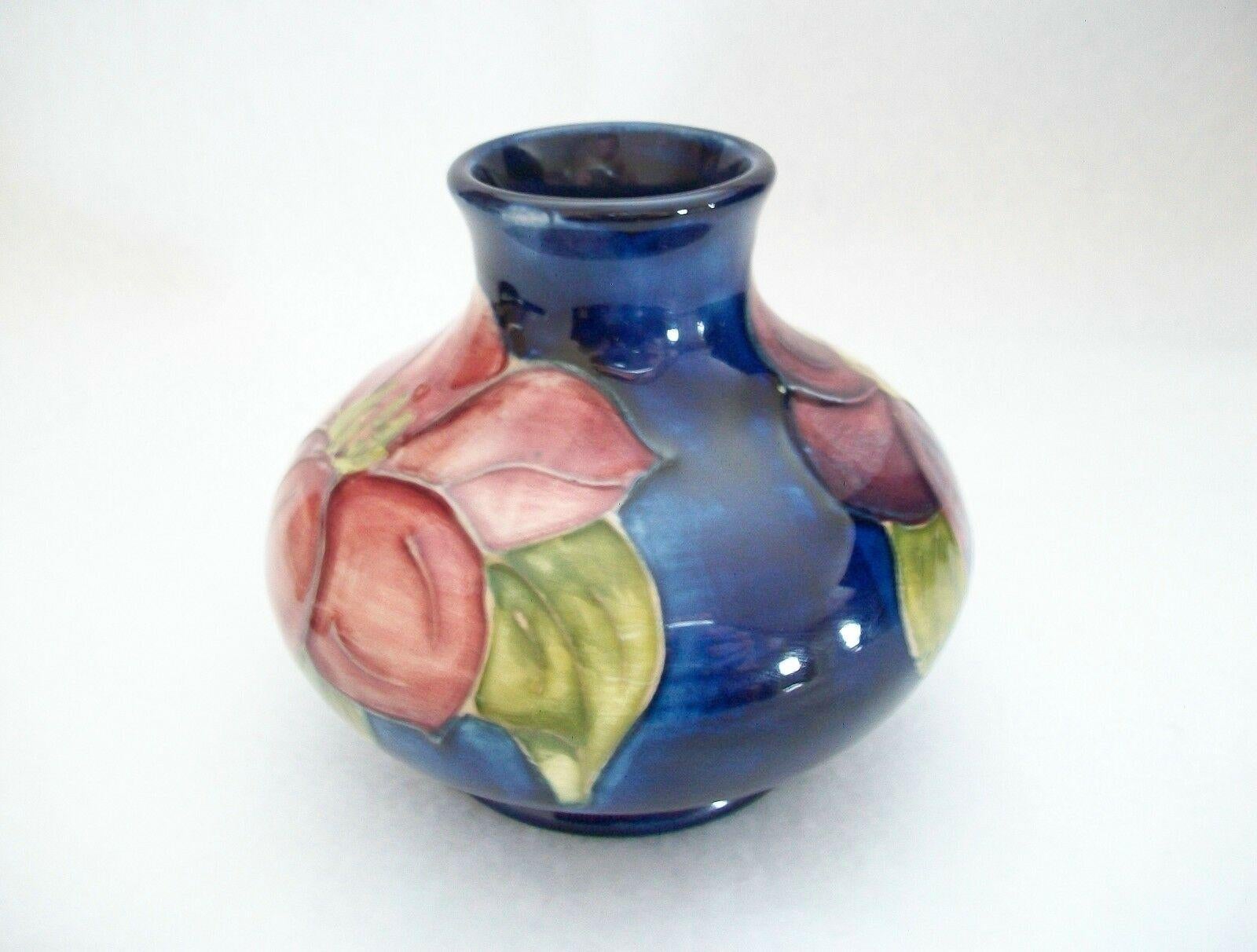 MOORCROFT - 'Clematis' - Vintage Hand Painted Ceramic Vase - U.K. - Circa 1950's For Sale 2