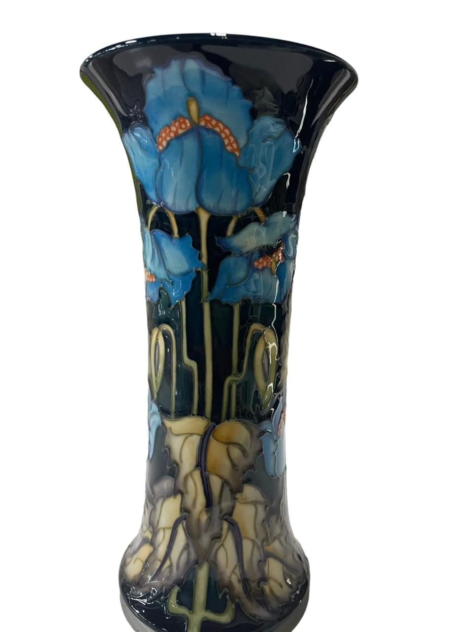 MOORCROFT Collector Club design vase Blue RHAPSODY by Phillip Gibson. Dated 2001 For Sale 4