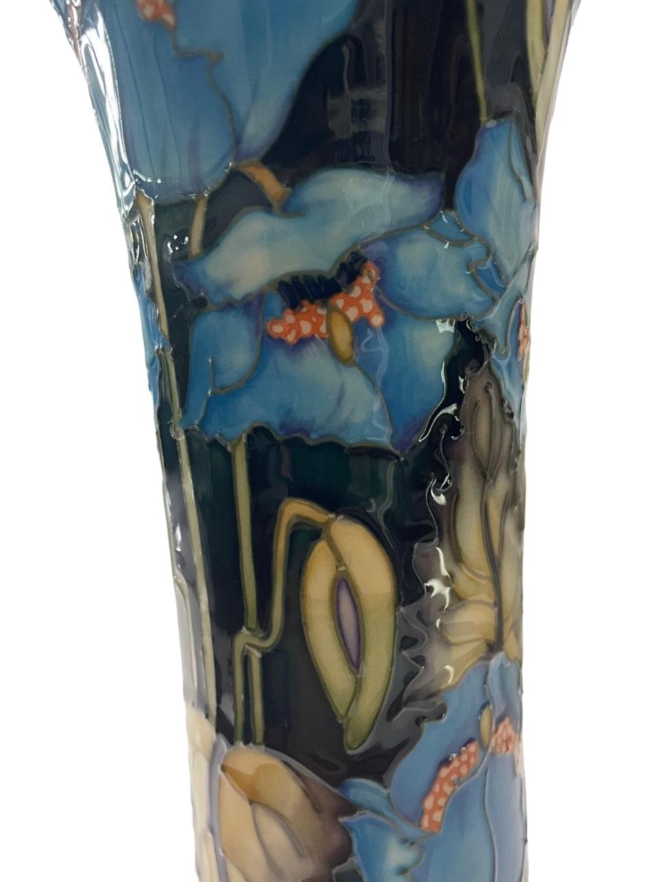 Contemporary MOORCROFT Collector Club design vase Blue RHAPSODY by Phillip Gibson. Dated 2001 For Sale
