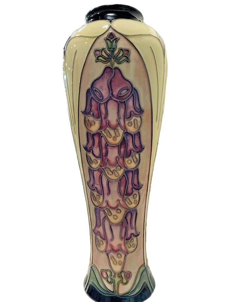 Moorcroft Foxglove Vase designed by Rachel Bishop 1993. In Good Condition For Sale In Richmond Hill, ON