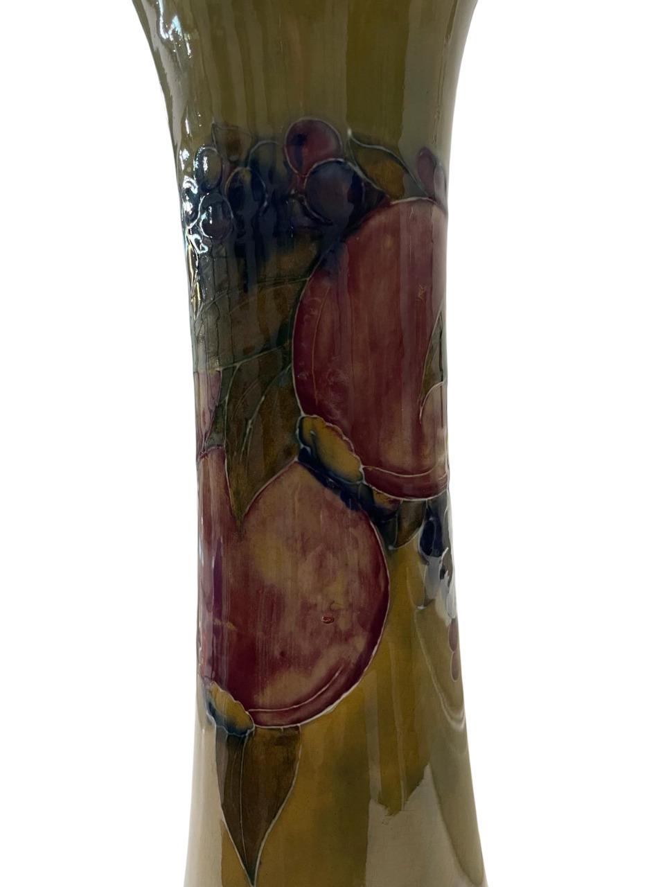 MOORCROFT LARGE POMEGRANATE pattern Vase circa 1916 For Sale 3