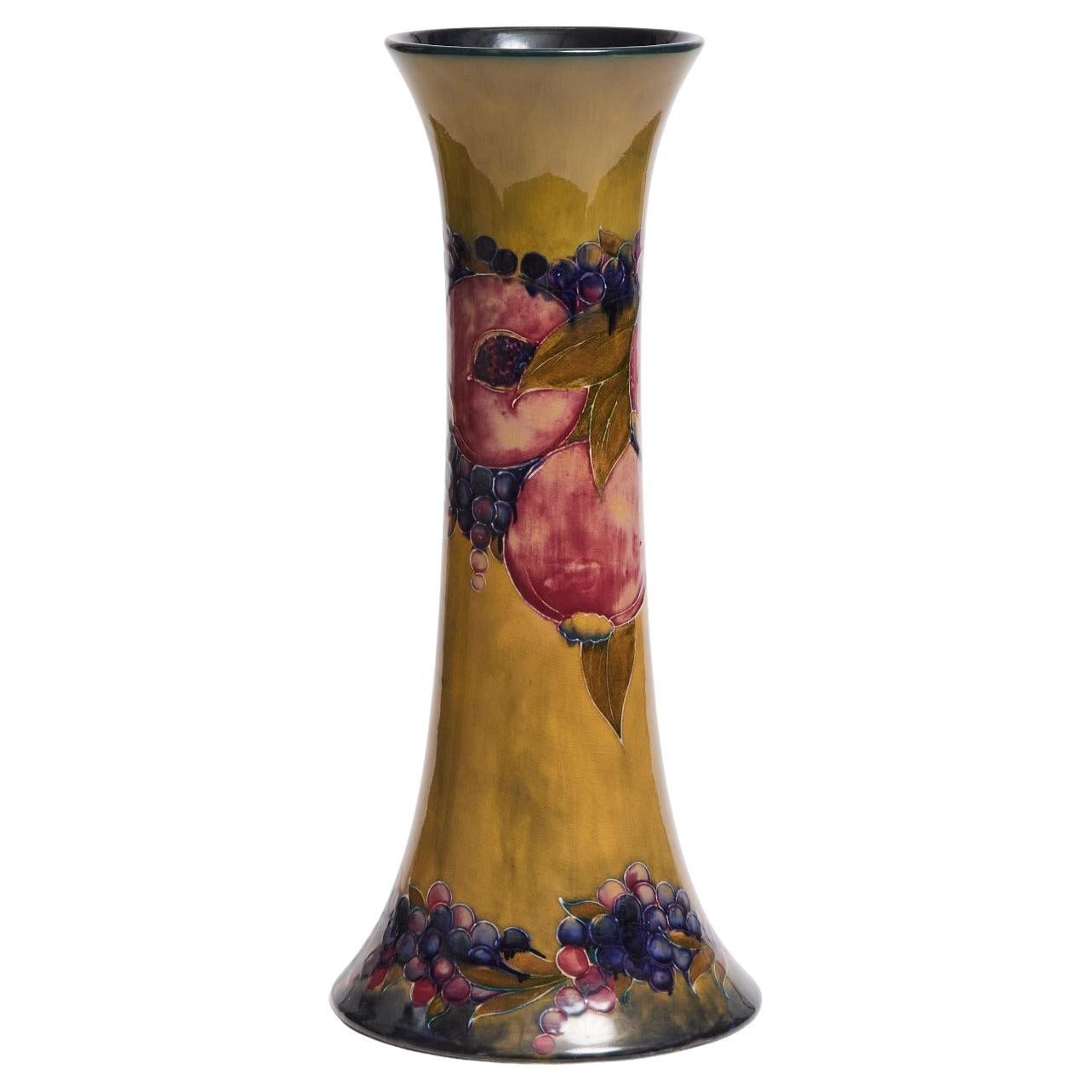 MOORCROFT LARGE Vase à motif POMEGRANATE circa 1916
