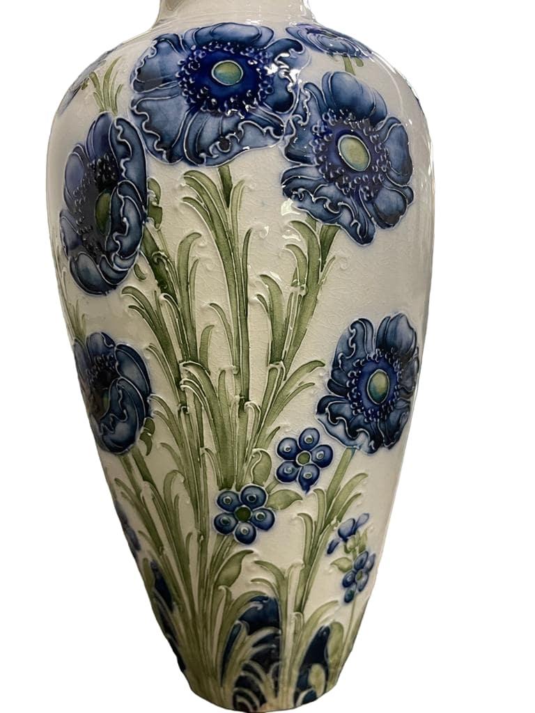 MOORCROFT MACINTYRE Florian Ware Poppy VASE, c.1900 In Good Condition For Sale In Richmond Hill, ON