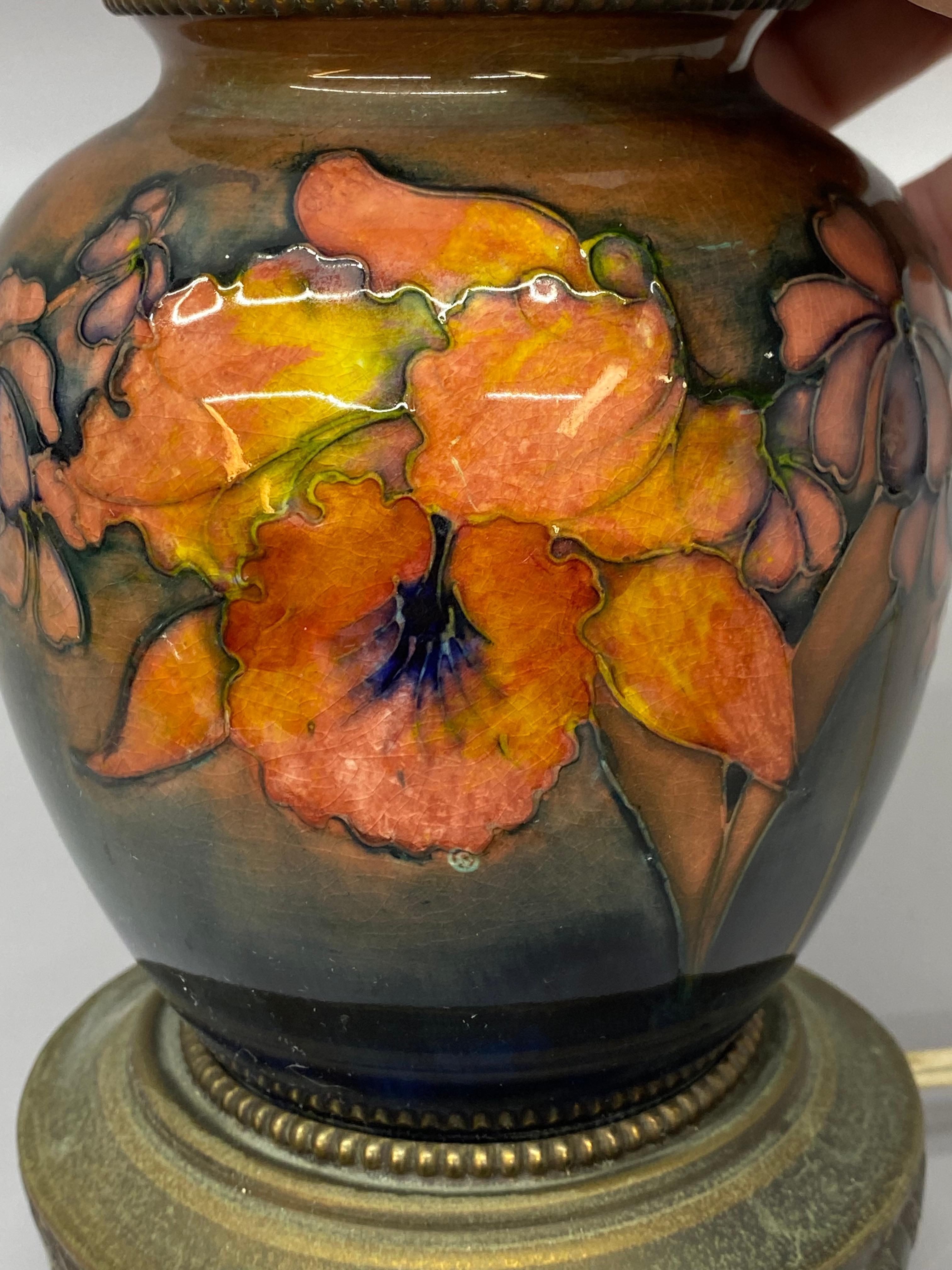 Moorcroft Pottery English Arts and Crafts Floral Pottery Lamp 1