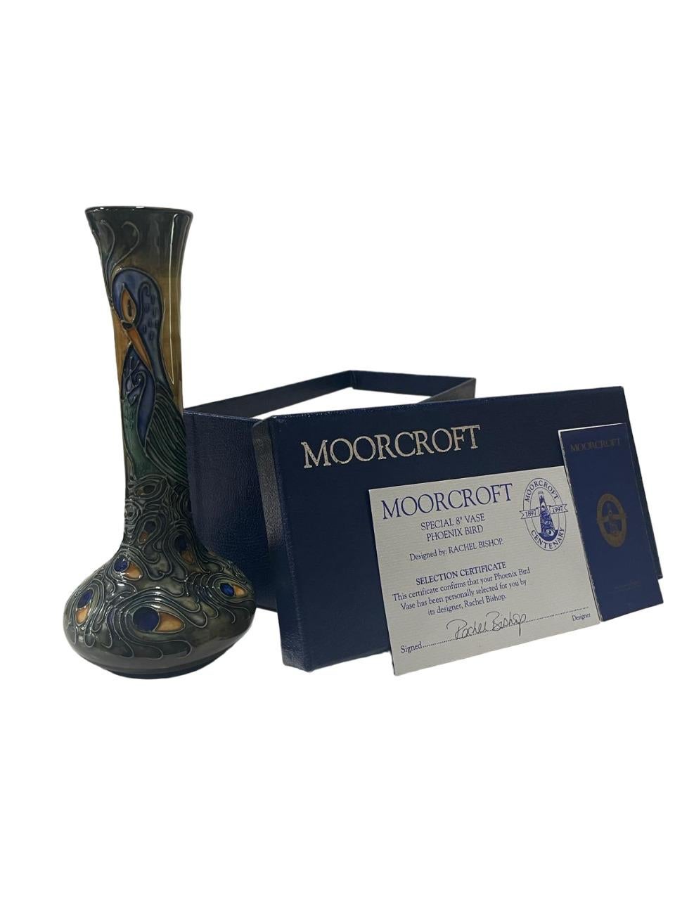 Céramique Vase MOORCROFT Pottery à motif PHOENIX, conçu par Rachel Bishop  1996 ENCADRÉ en vente